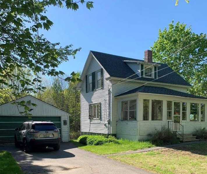 26 High St, Mount Chase, ME 04765