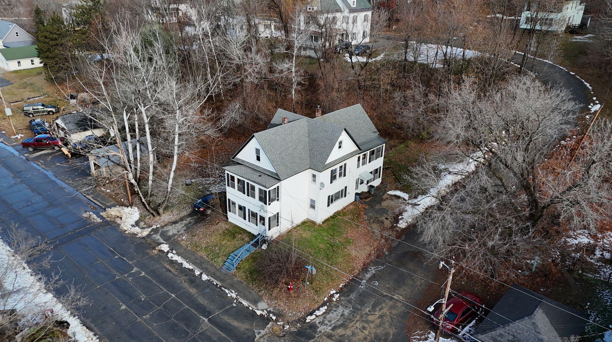 71 Granite St, Mexico, ME 04257
