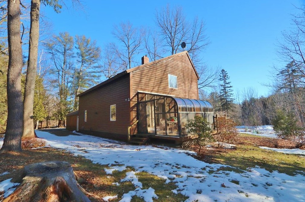 24 Page Pl, Orono, ME 04473