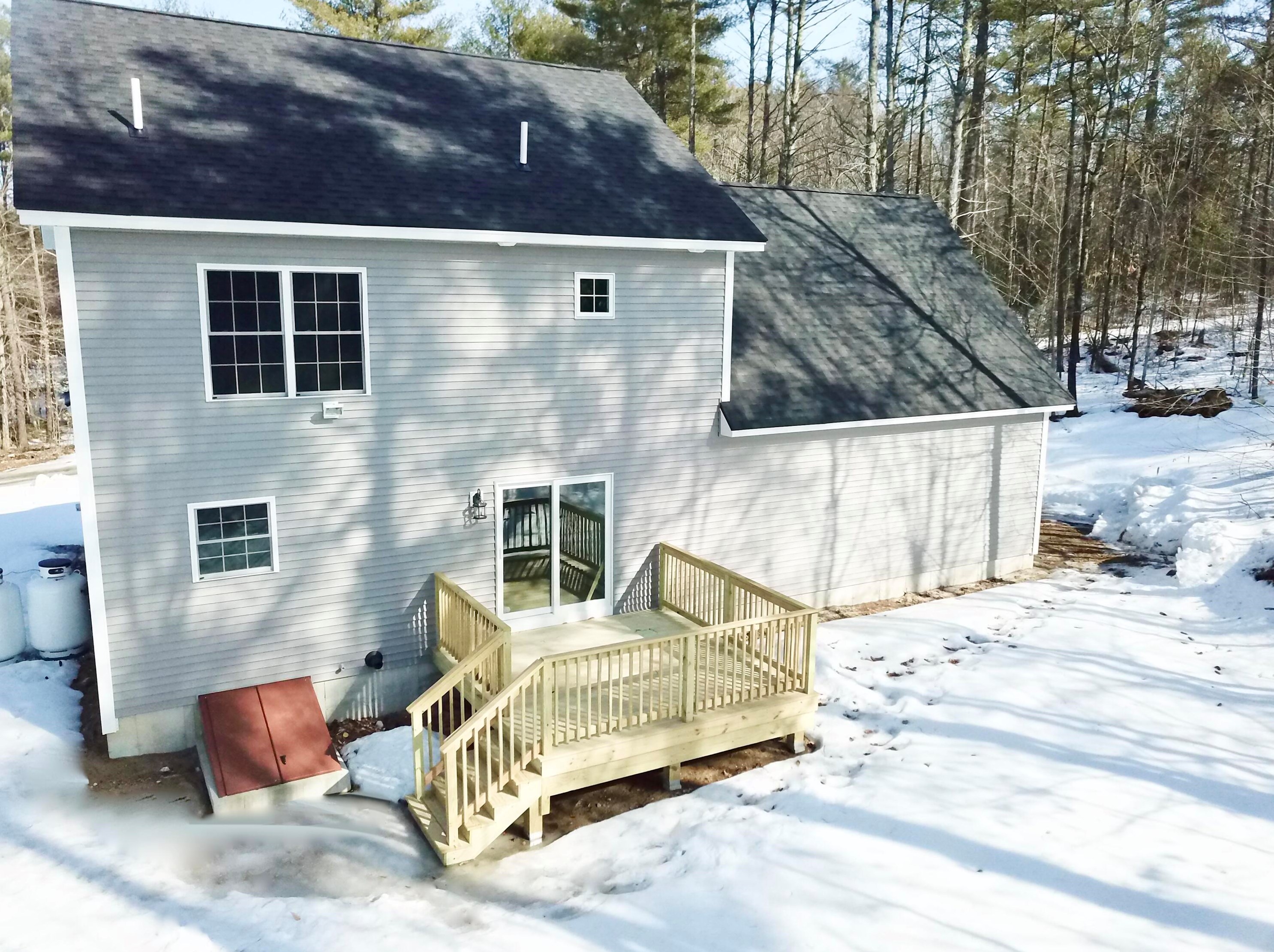 18 Pond Rd, New Gloucester, ME 04260-2600