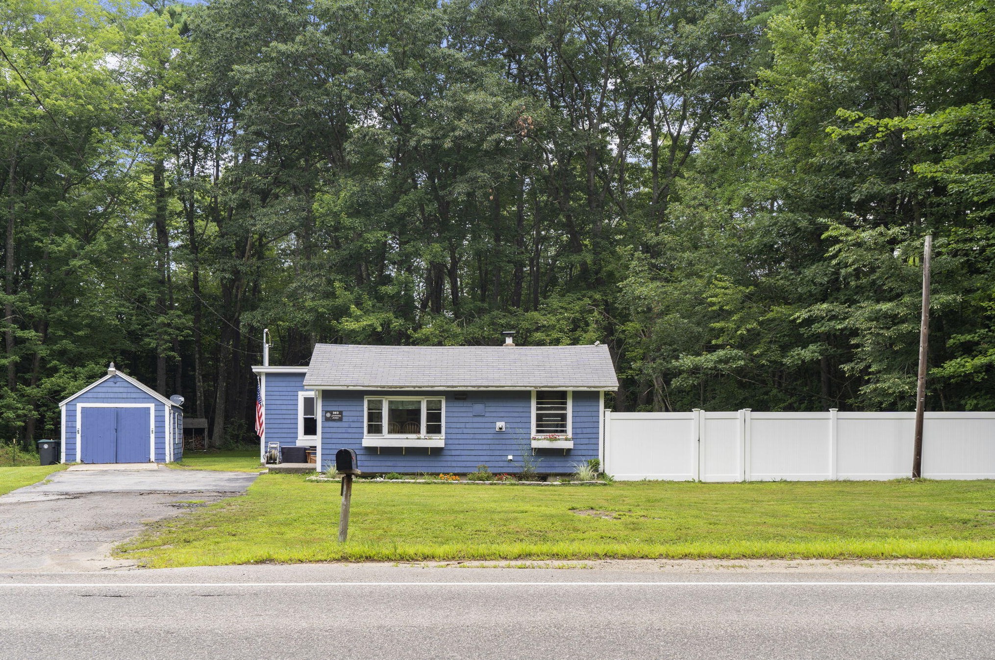 383 Gorham Rd, Scarborough, ME 04074 exterior