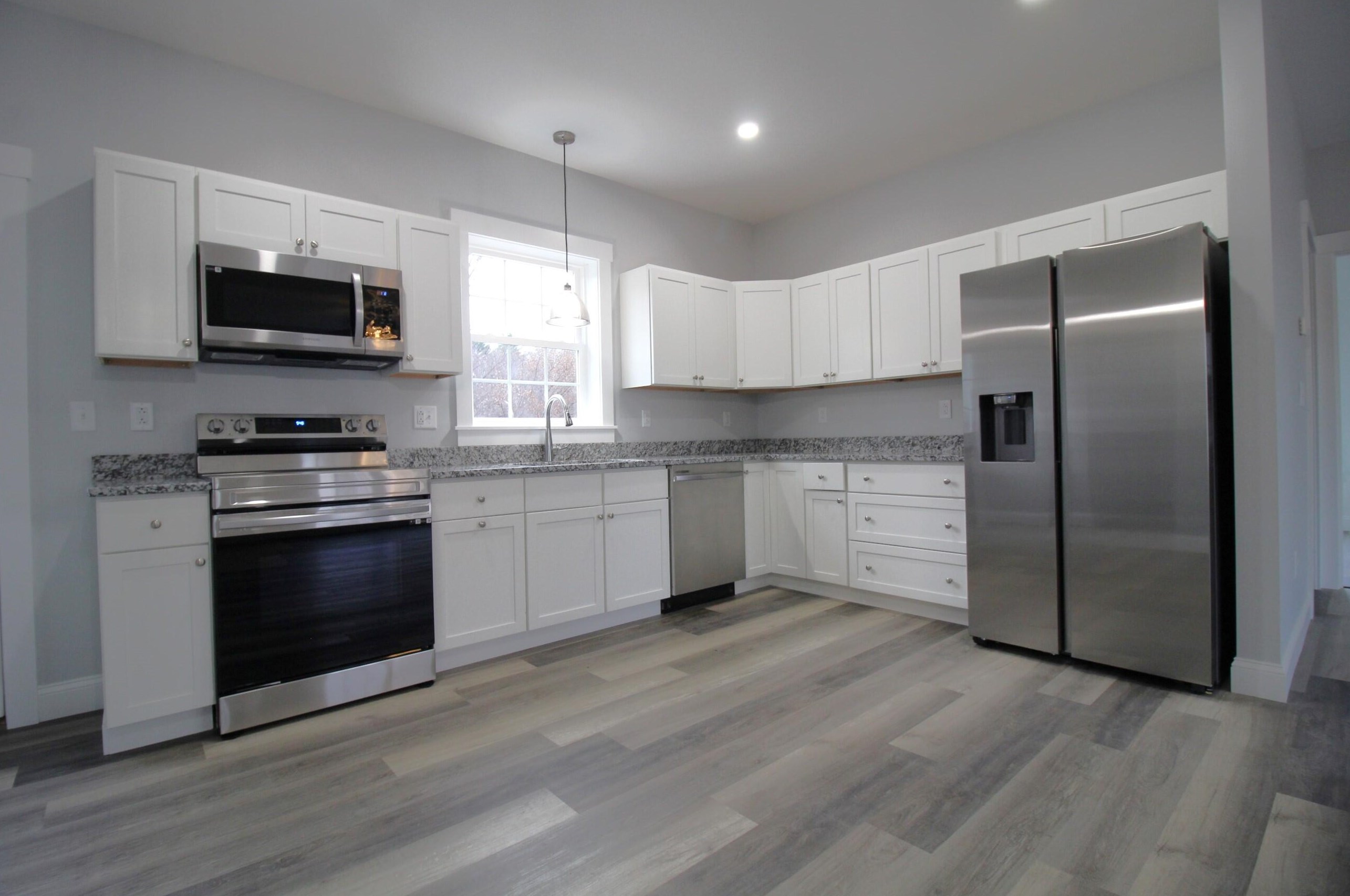 101 Crowley Rd, Lewiston, ME 04240-1518
