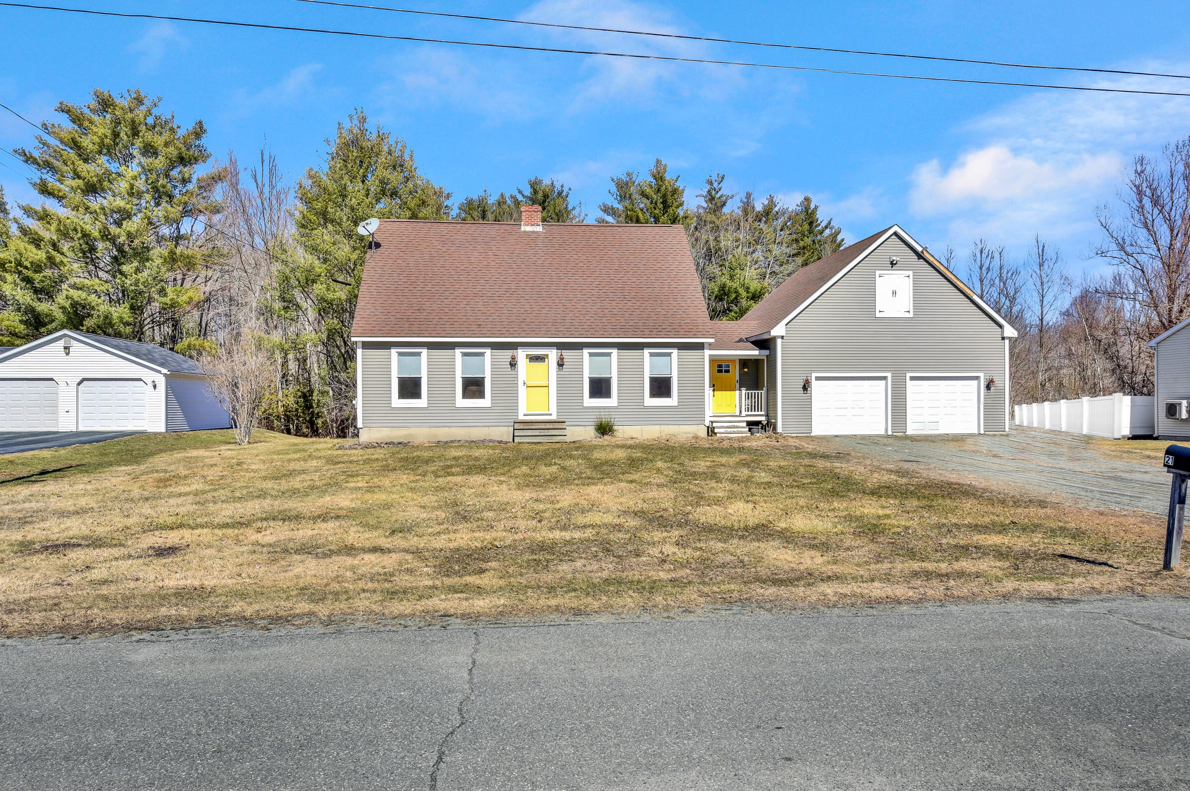 21 Valley Farms Rd, Fairfield, ME 04937