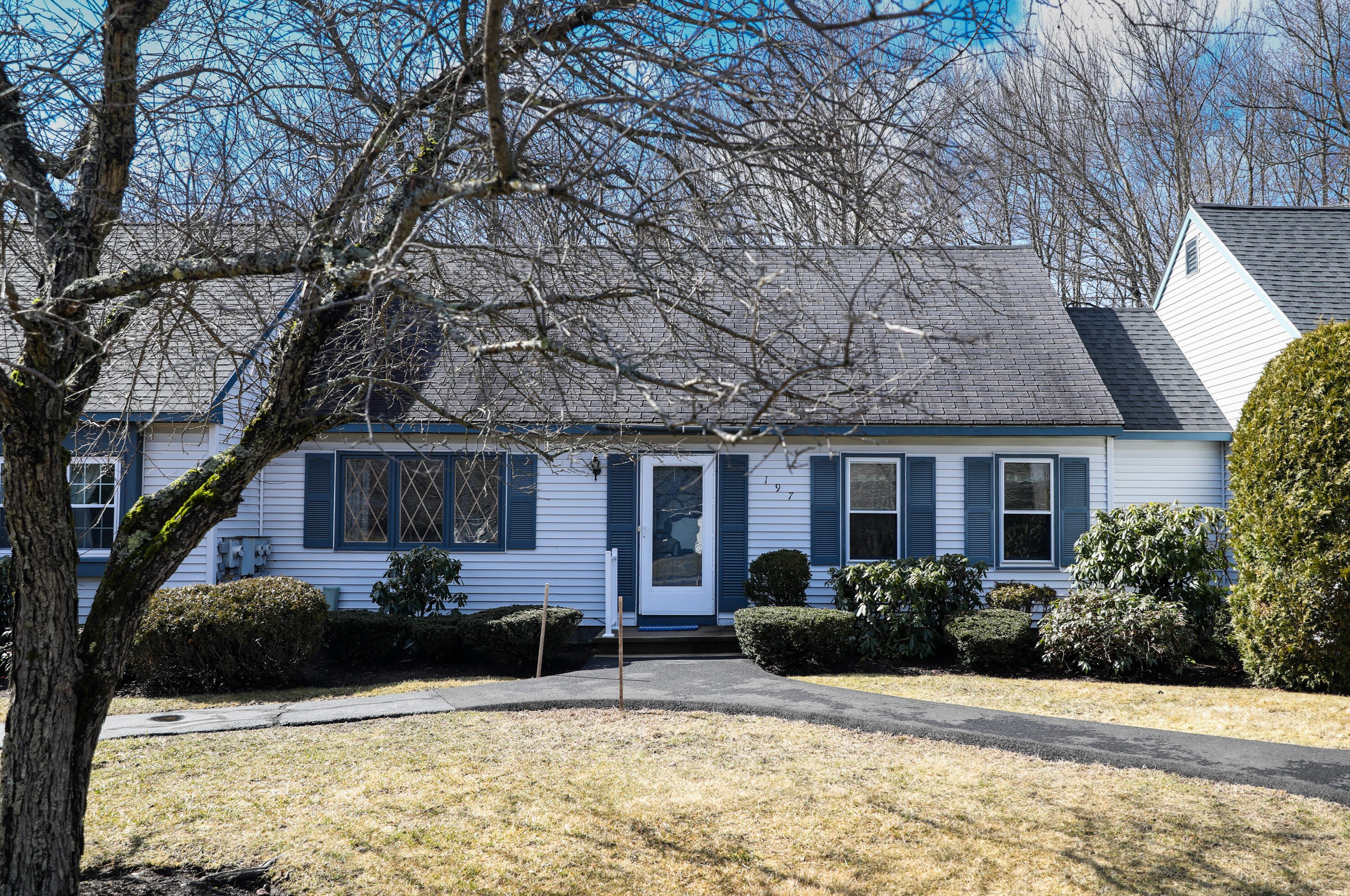 197 Settler Rd, Portland, ME 04106-4032