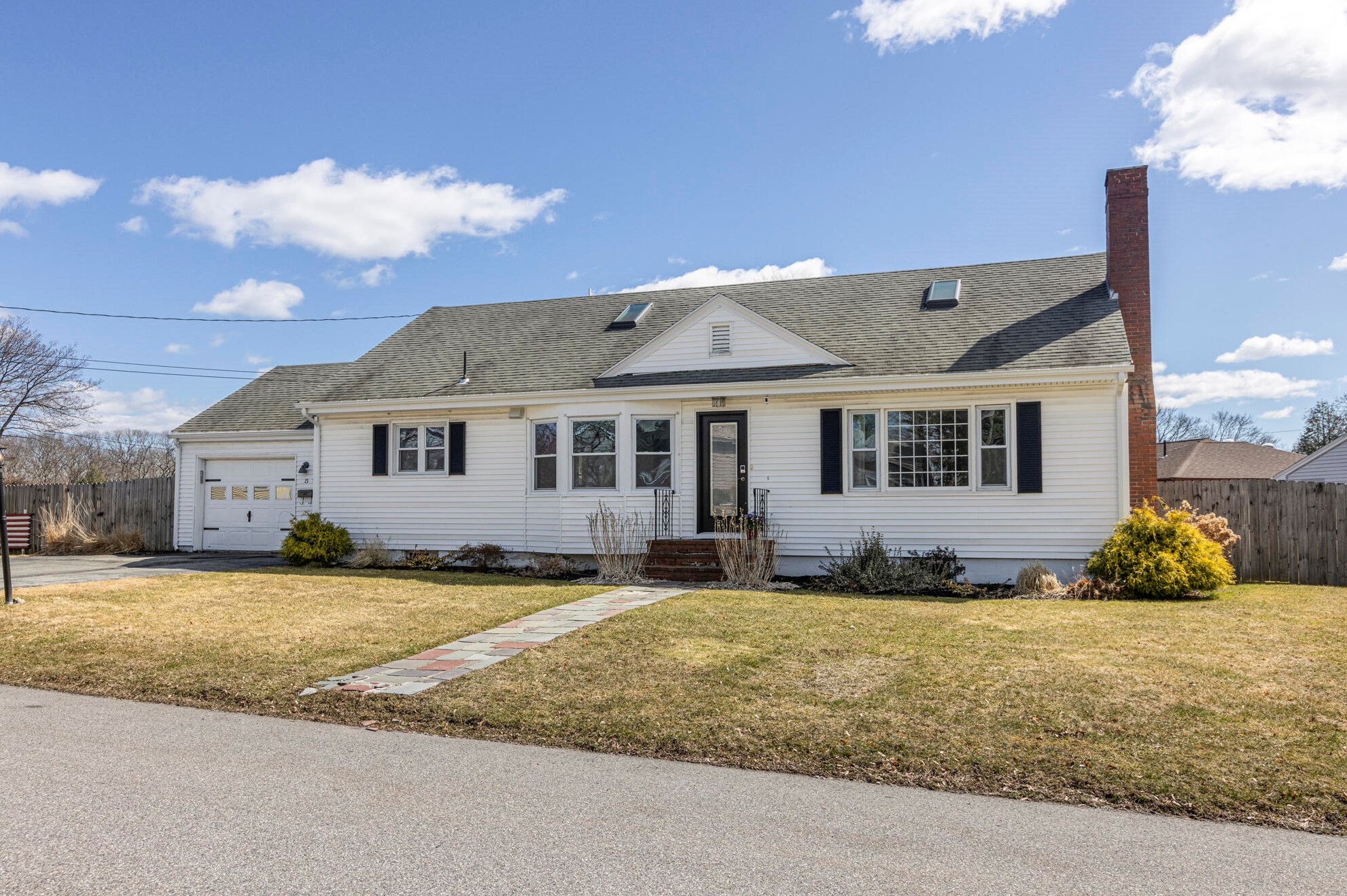 15 Brookside Ln, Portland, ME 04103-4607