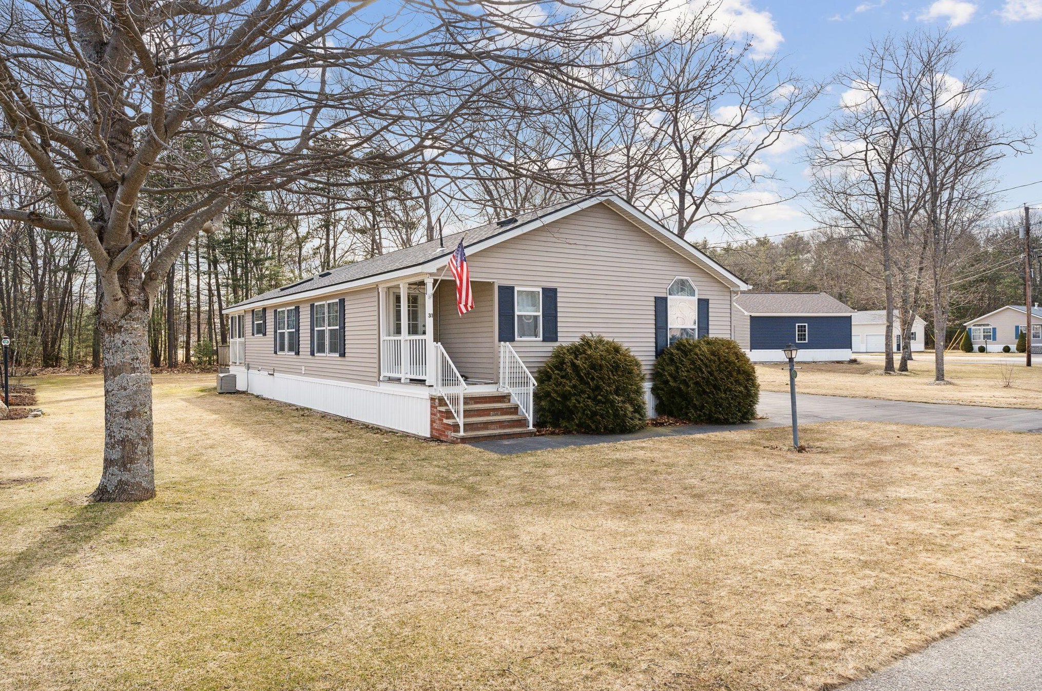 31 Candlewood Dr, Lyman, ME 04002