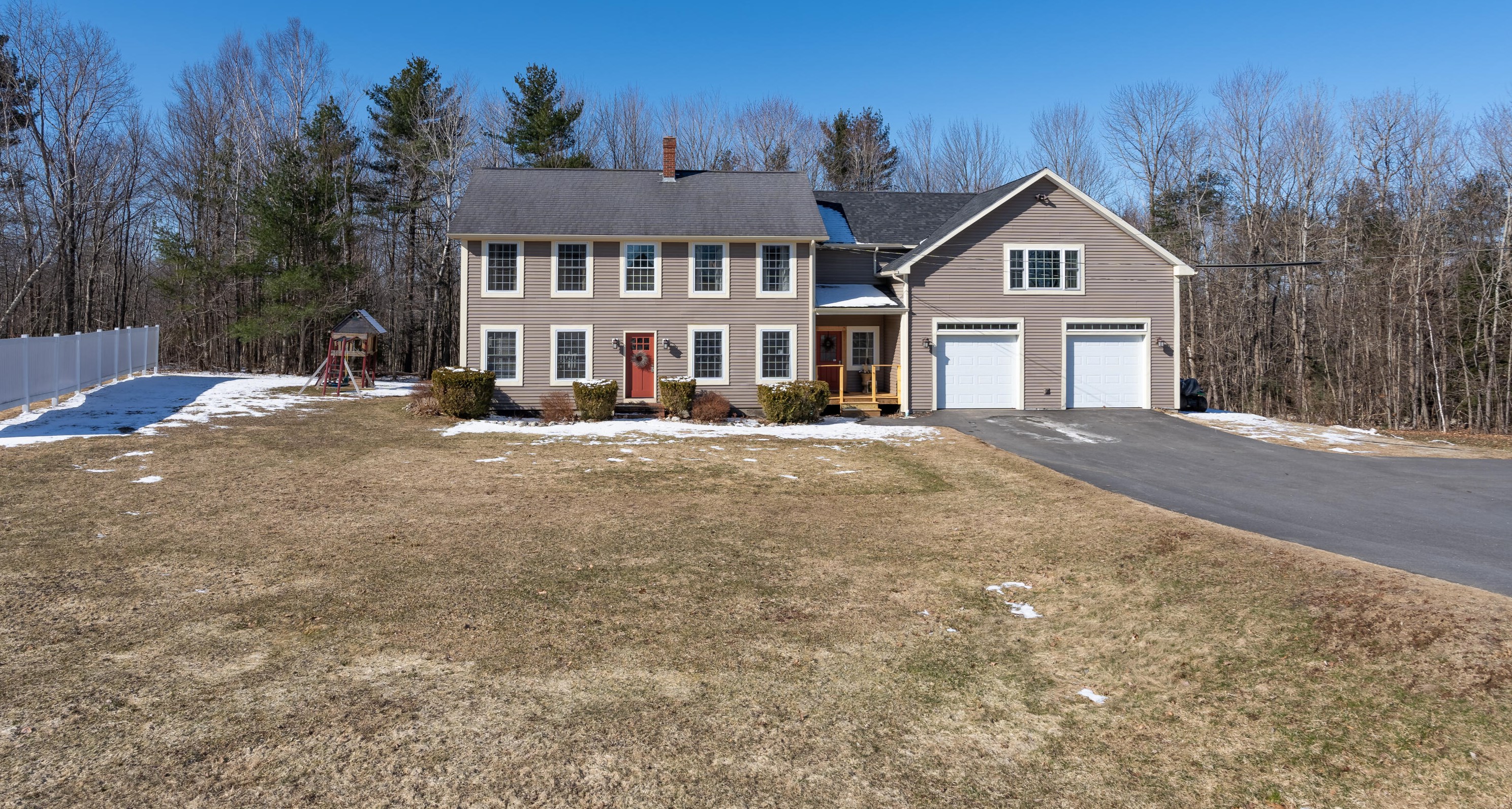 686 Brighton Hill Rd, Minot, ME 04258 exterior