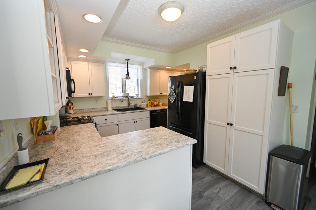 82 James St, Bangor, ME 04401-4661