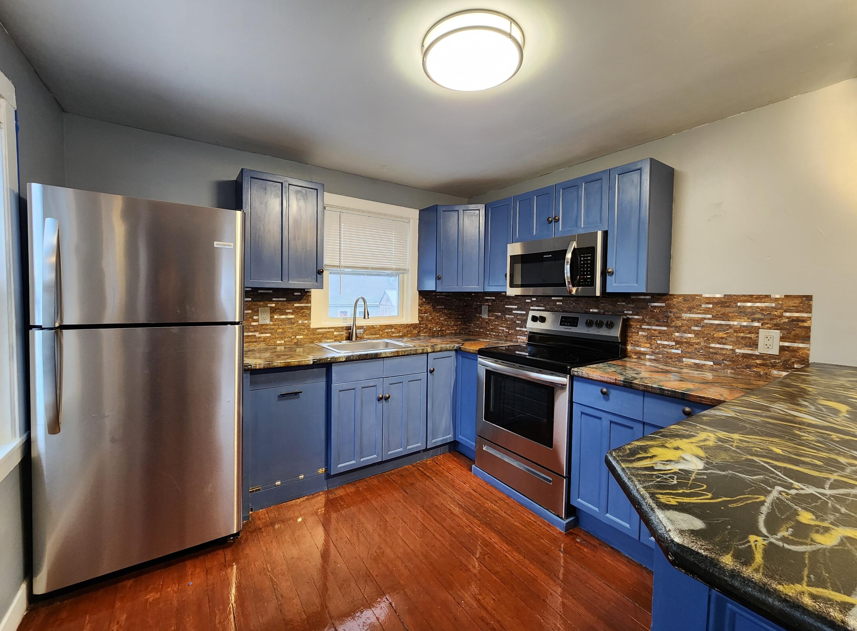 23-25 Cole St, Kittery, ME 03904