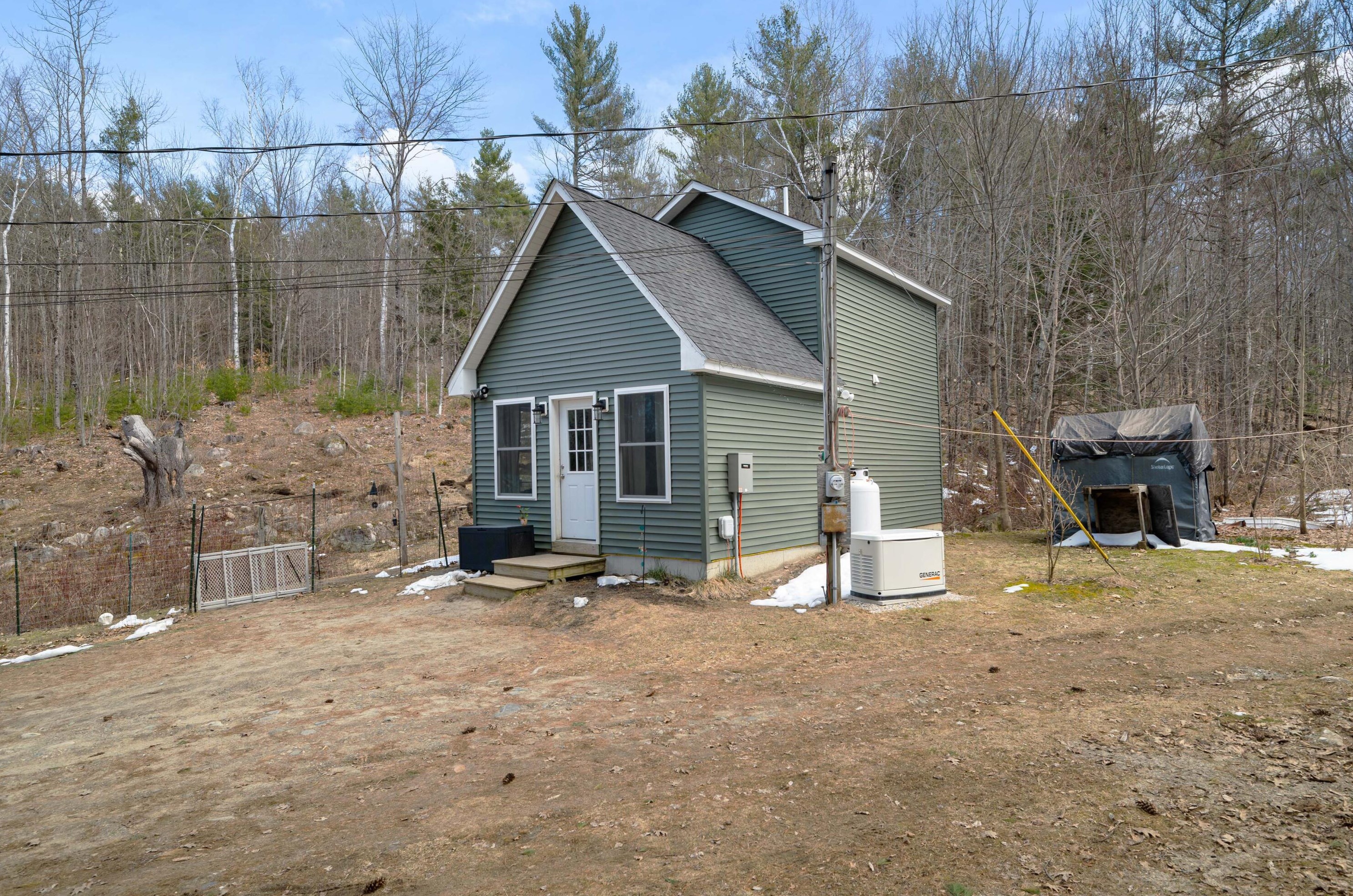 30 Frost Dr, Winthrop, ME 04364