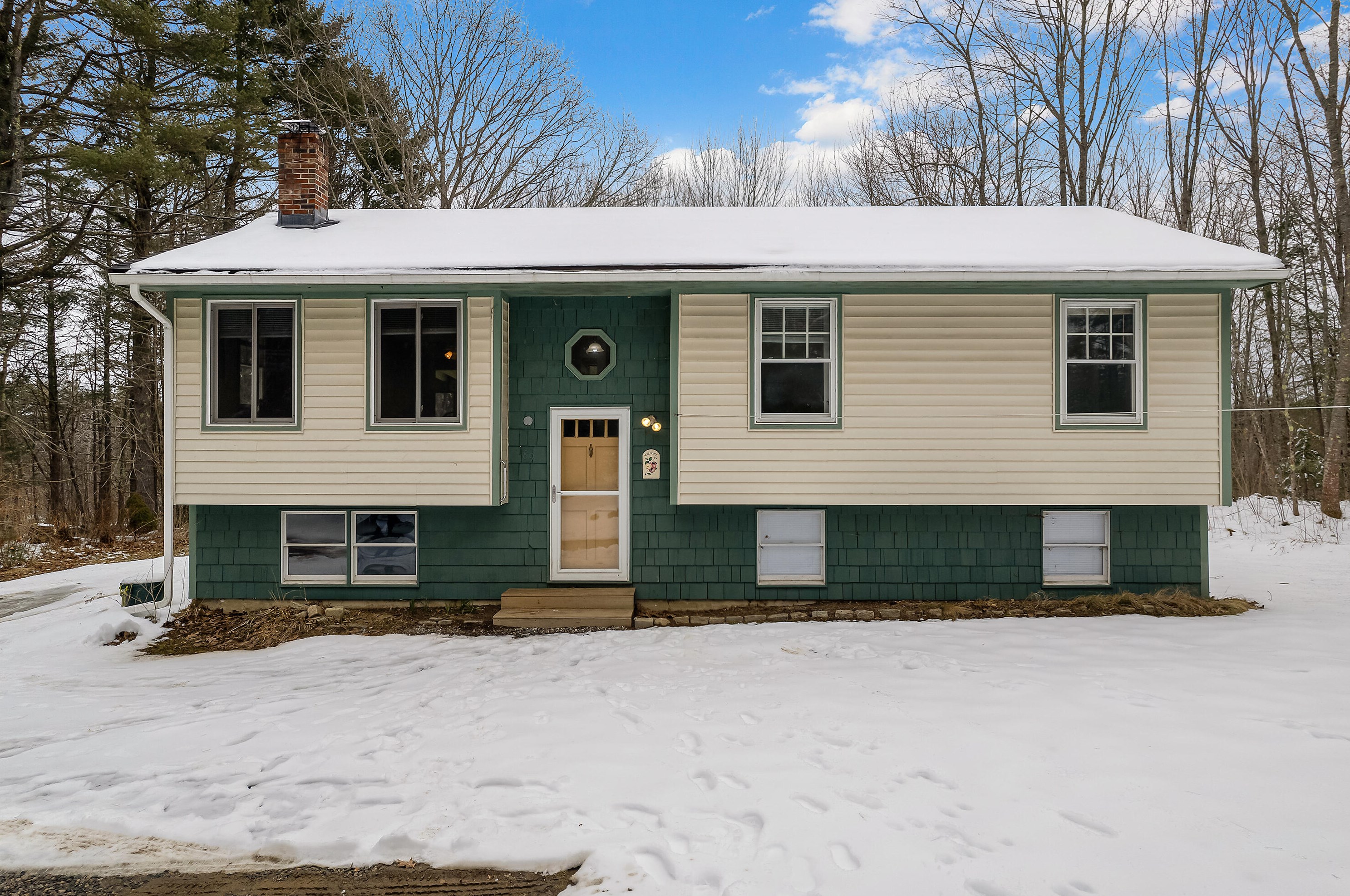 189 Ridge Rd, Newcastle, ME 04553