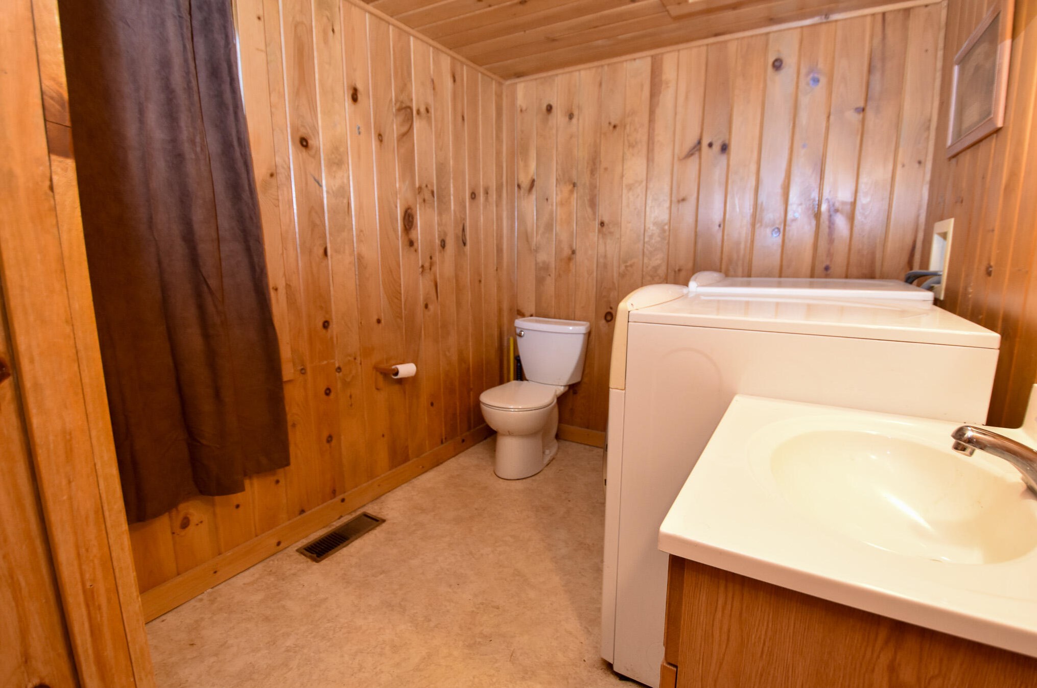 270 Main St, Sebec ME  04426-1243 exterior