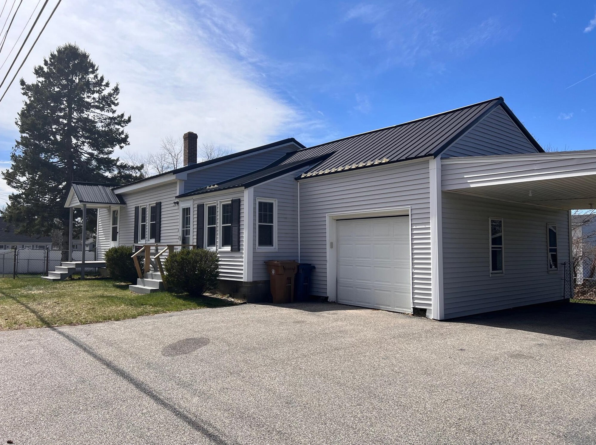 4 Cumberland Ave, Saco, ME 04072-2027