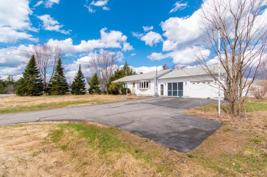 223 New County Rd, Saco, ME 04072