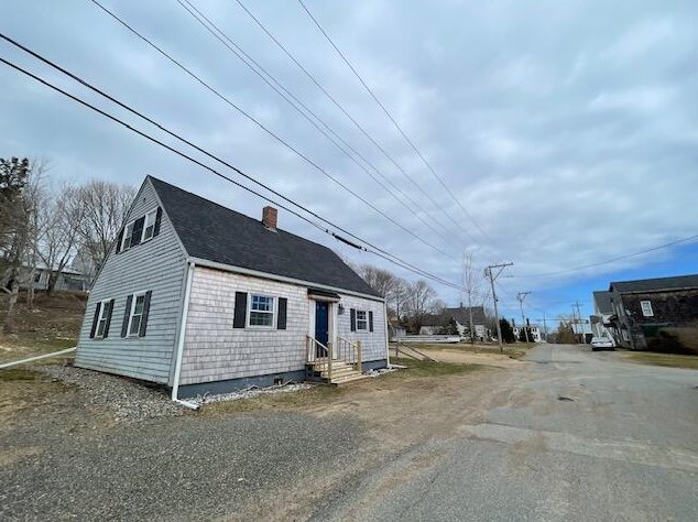 9 Orange St, Eastport, ME 04631 exterior