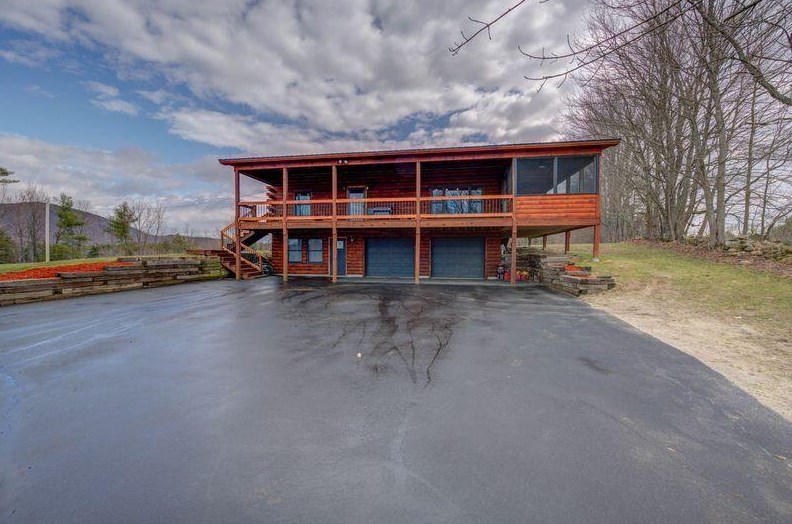 11 Tuelltown Rd, West-Paris, ME 04289 exterior
