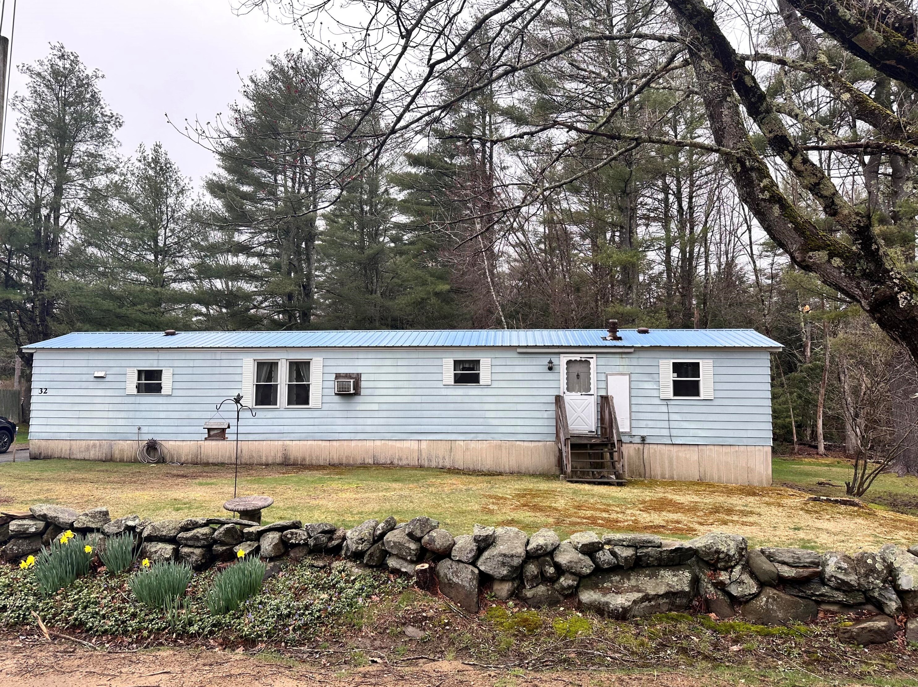 32 Fall Rd, Lebanon, ME 04027 exterior