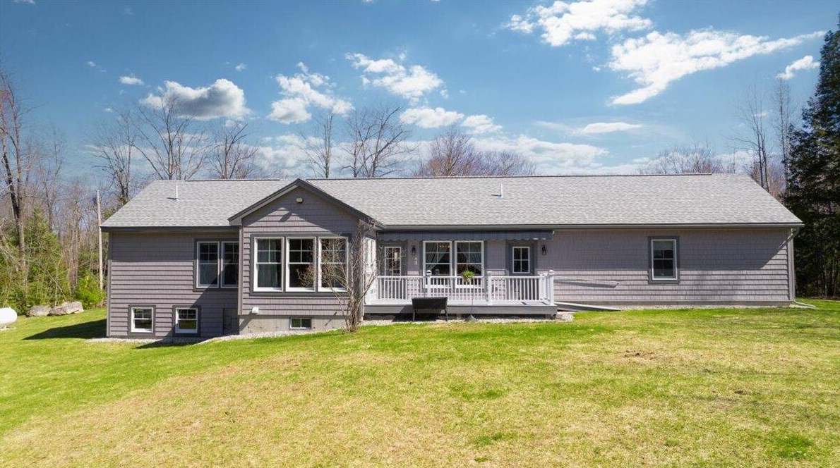 20 Fox Run, Turner, ME 04282