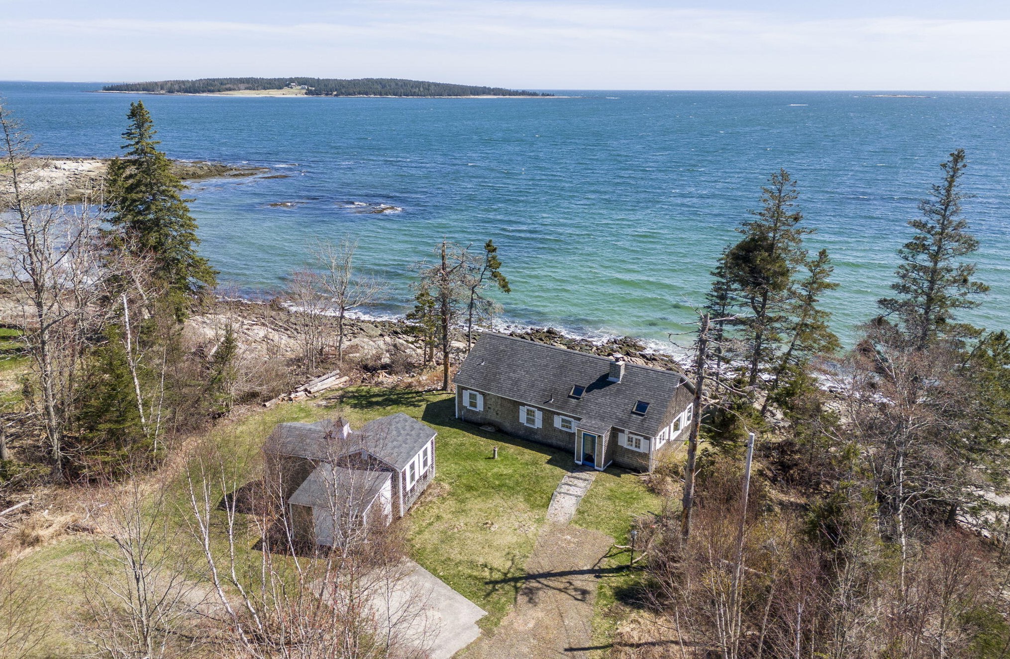 52 Drift Inn Rd, Saint George, ME 04860 exterior