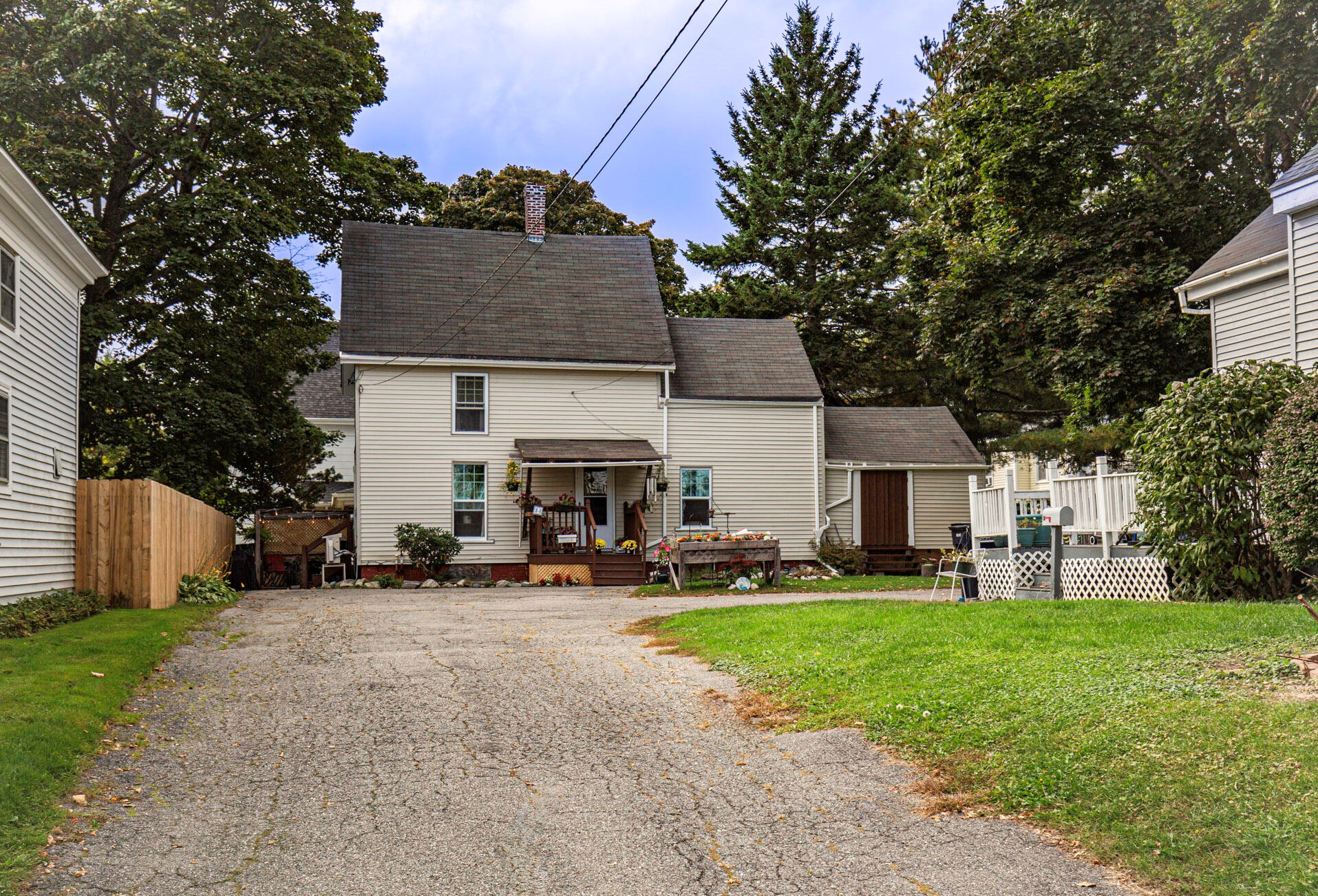 34 Maple St, Bangor, ME 04401-5407