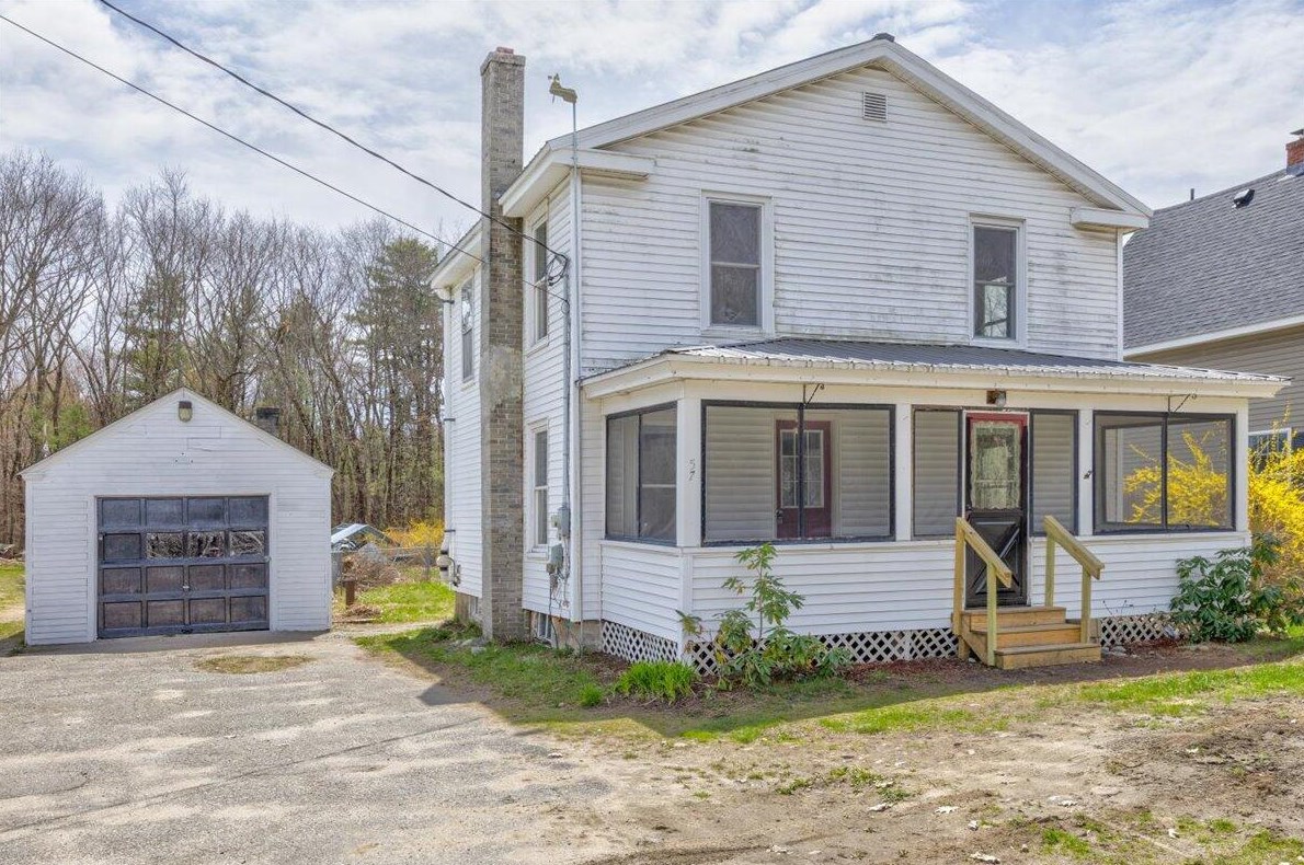 57 Chadbourne Rd, Standish, ME 04084