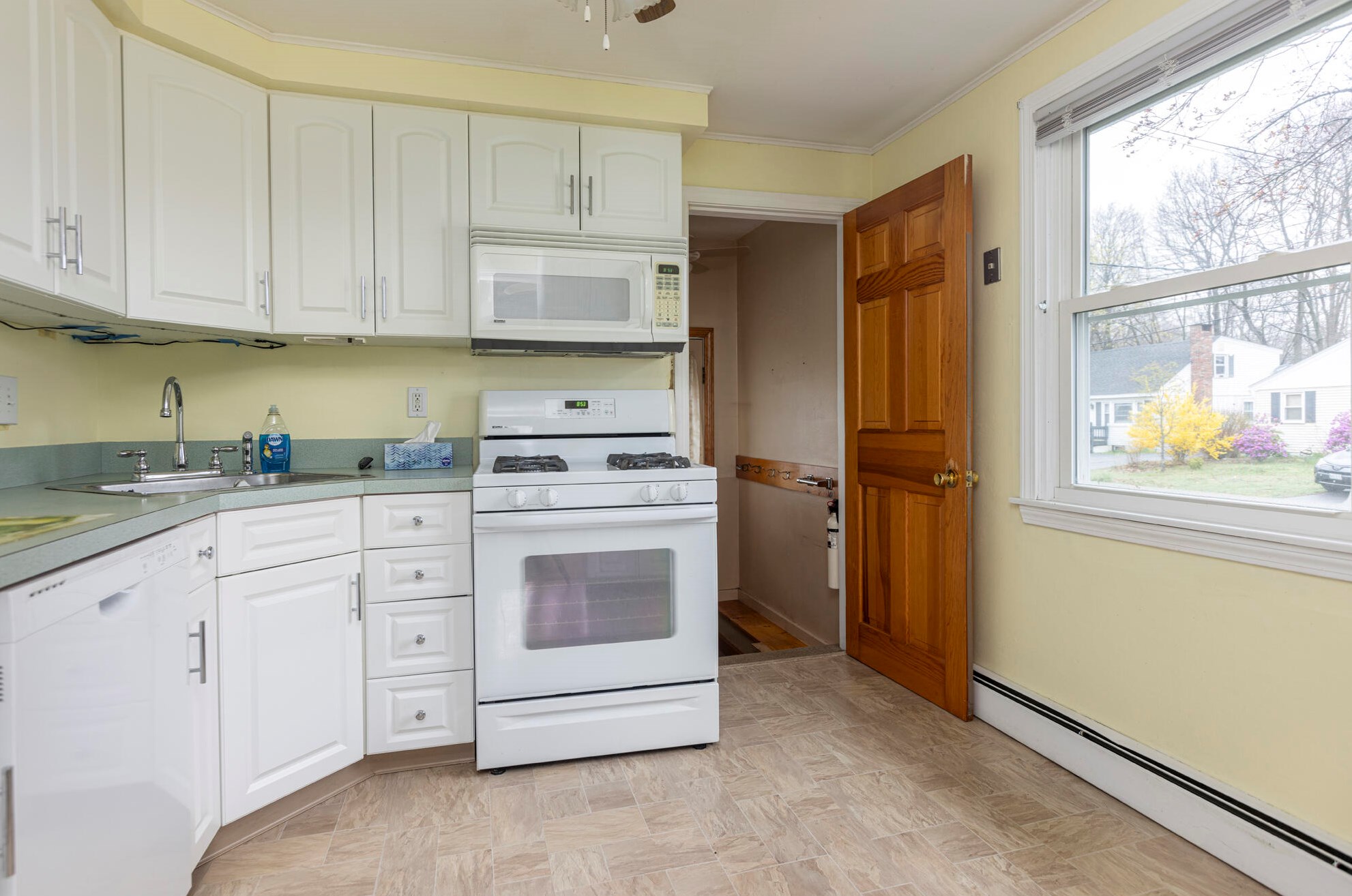 66 Hall St, Portland, ME 04106-3315