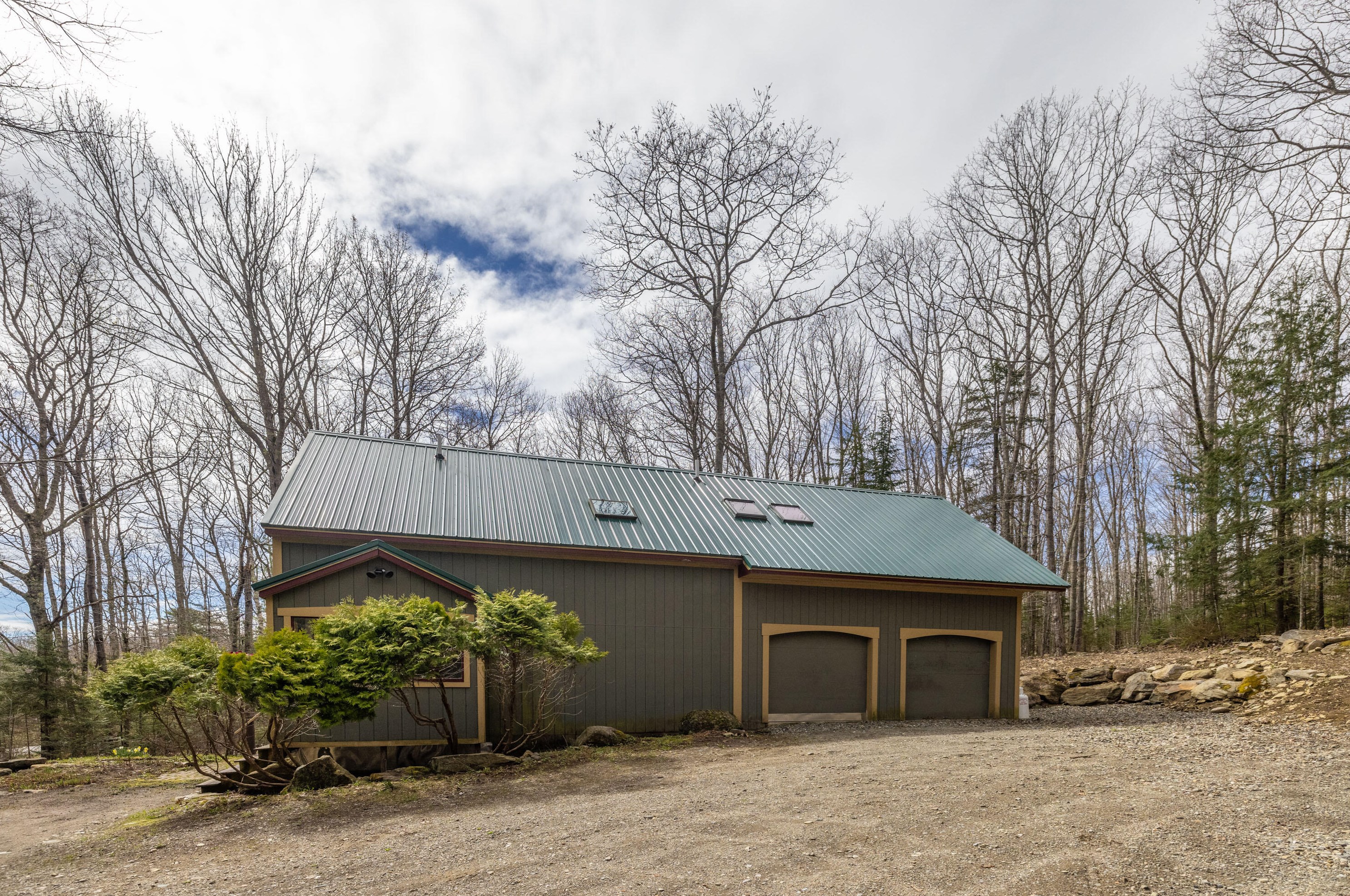 401 Bluff Rd, Northport, ME 04849