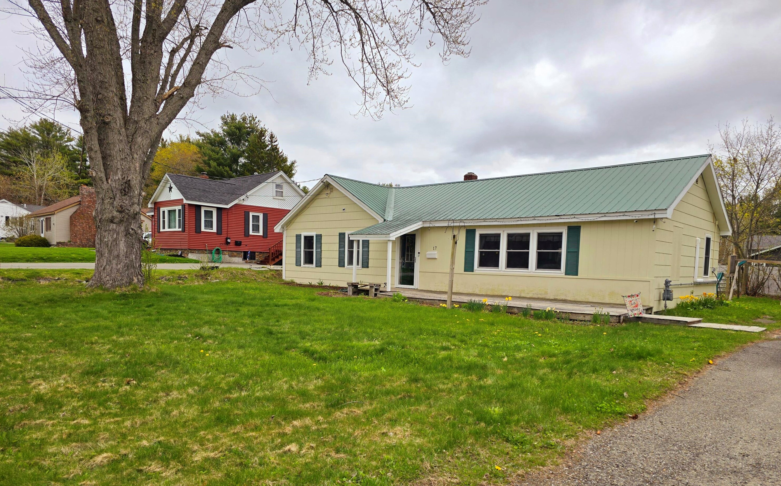 17 Beacon St, Brewer, ME 04412