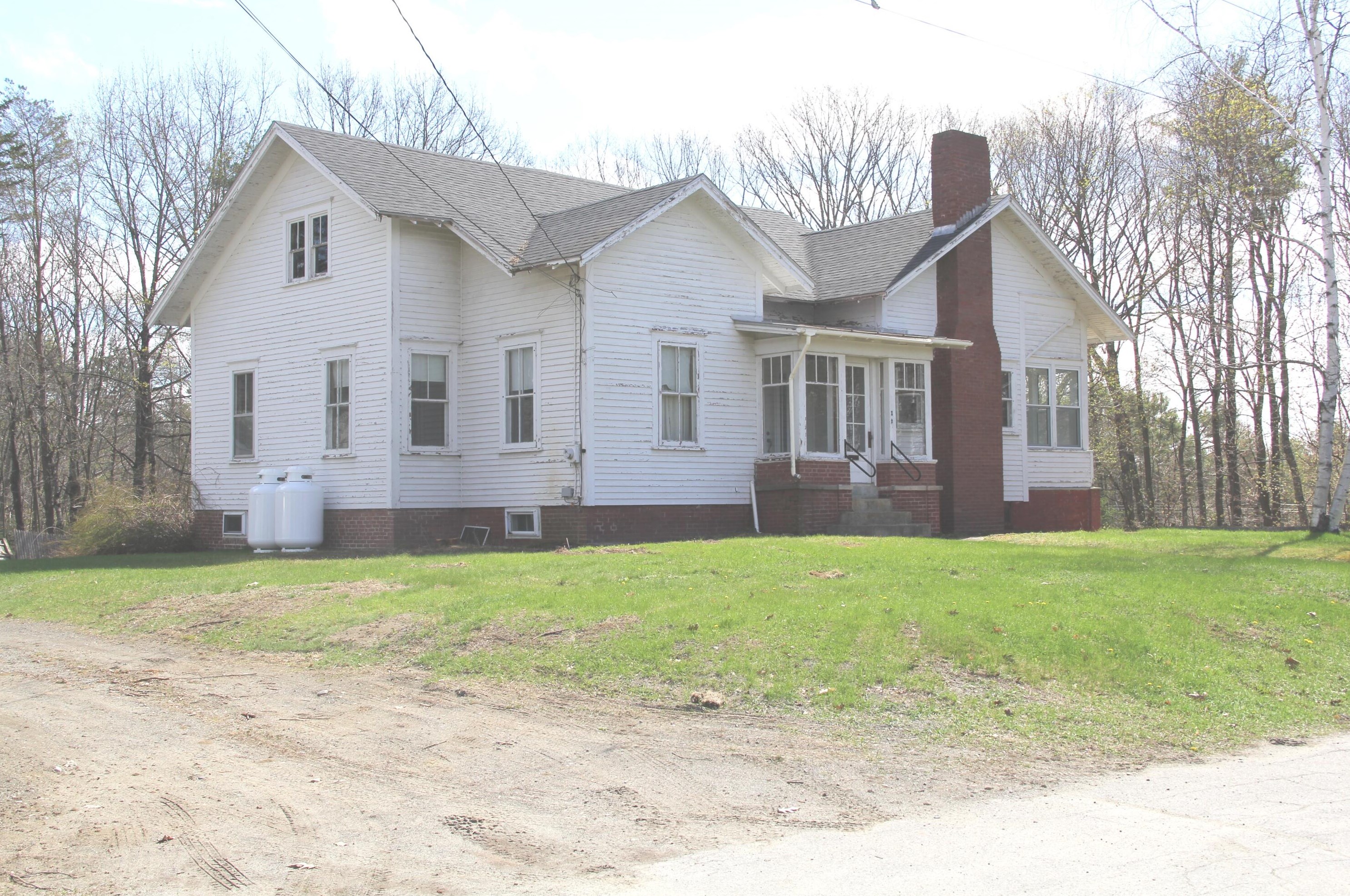 3 School St, Skowhegan, ME 04976-2329