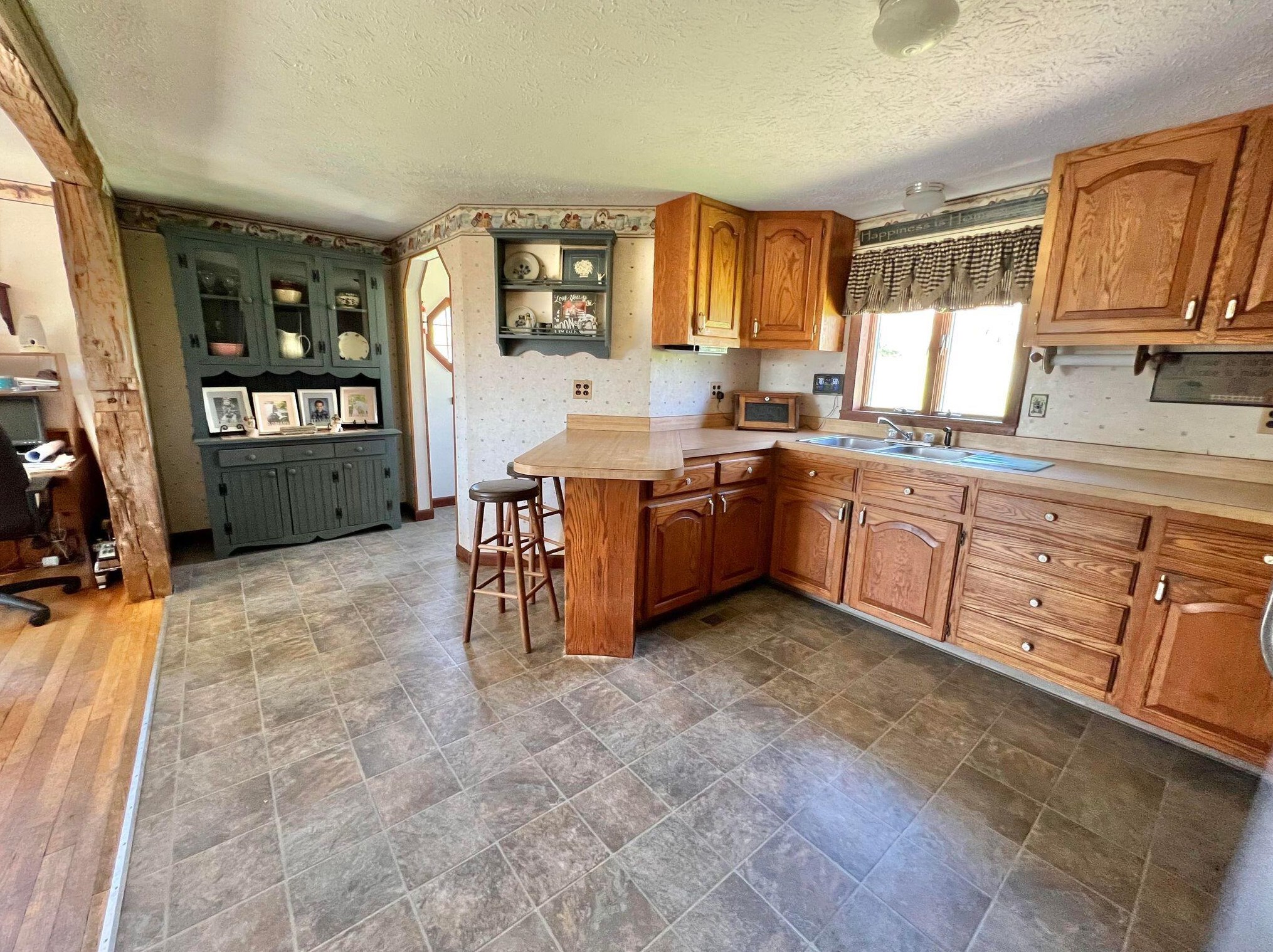 25 Livermore Rd, Turner, ME 04282-3100