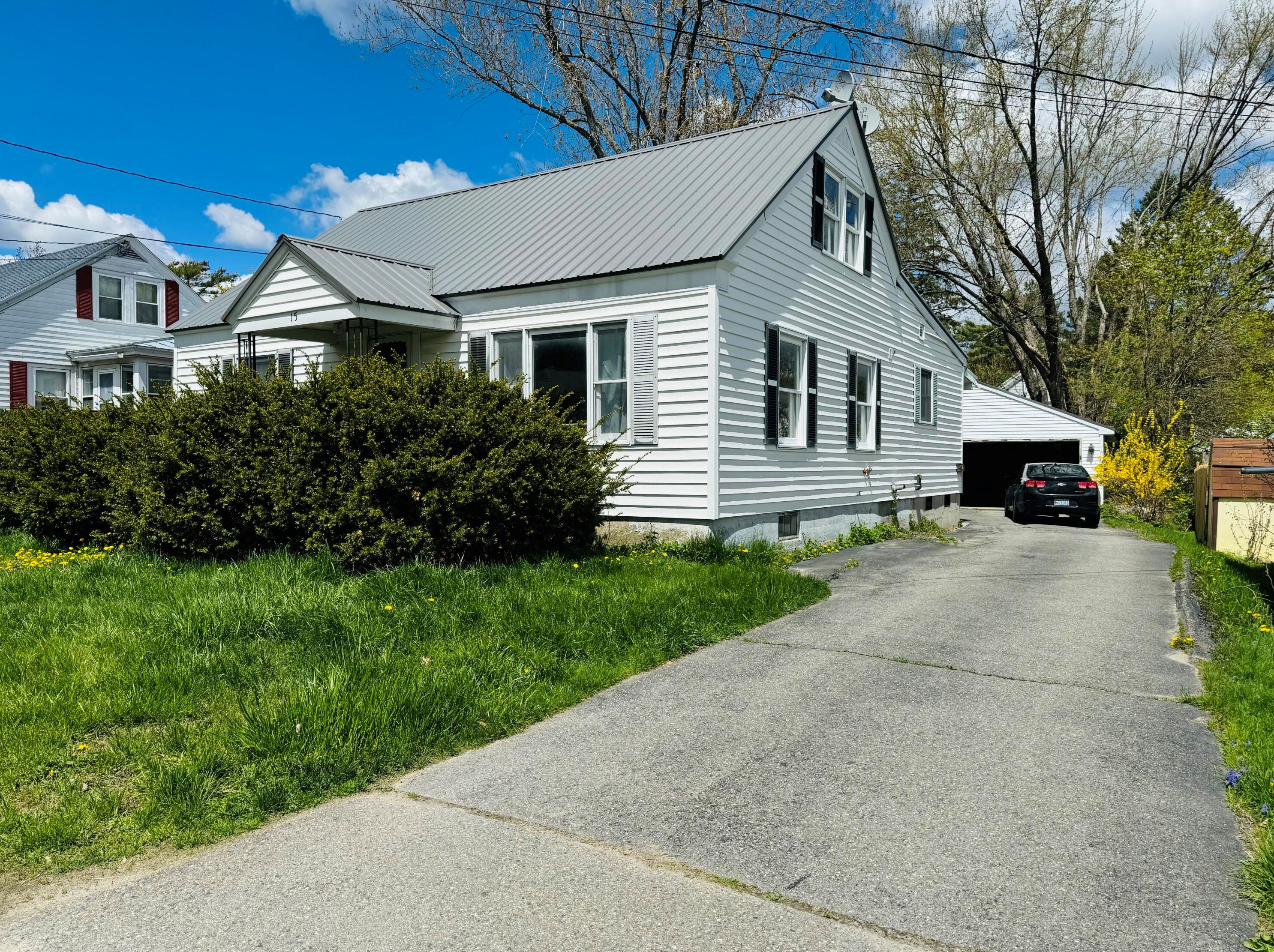 15 Elmhurst St, Waterville, ME 04901 exterior