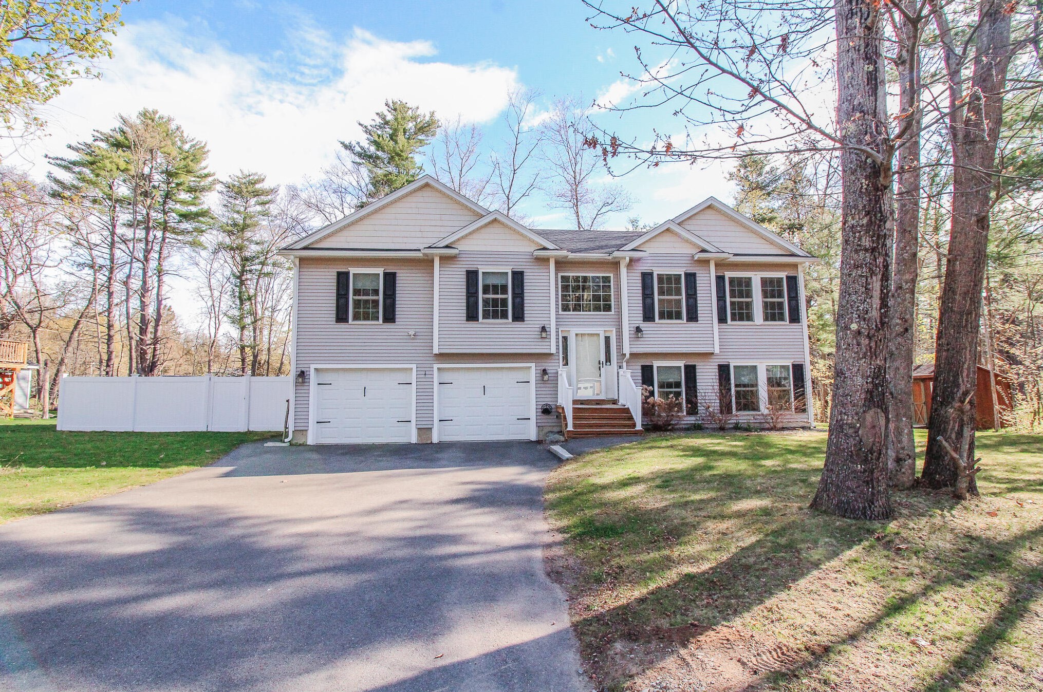 29 Sunrise Ln, Hampden, ME 04444 exterior