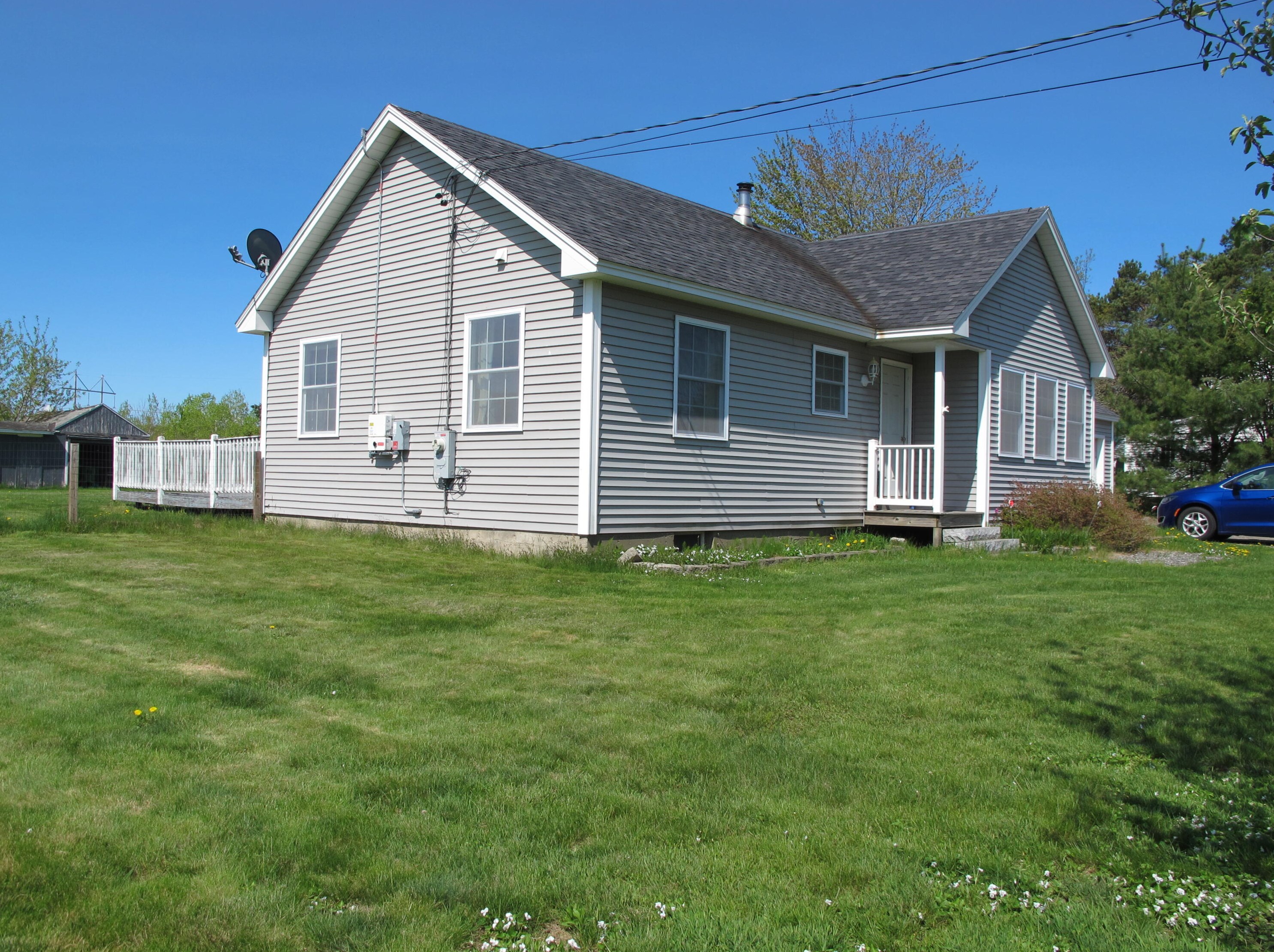 72 Hill Rd, Clinton, ME 04927