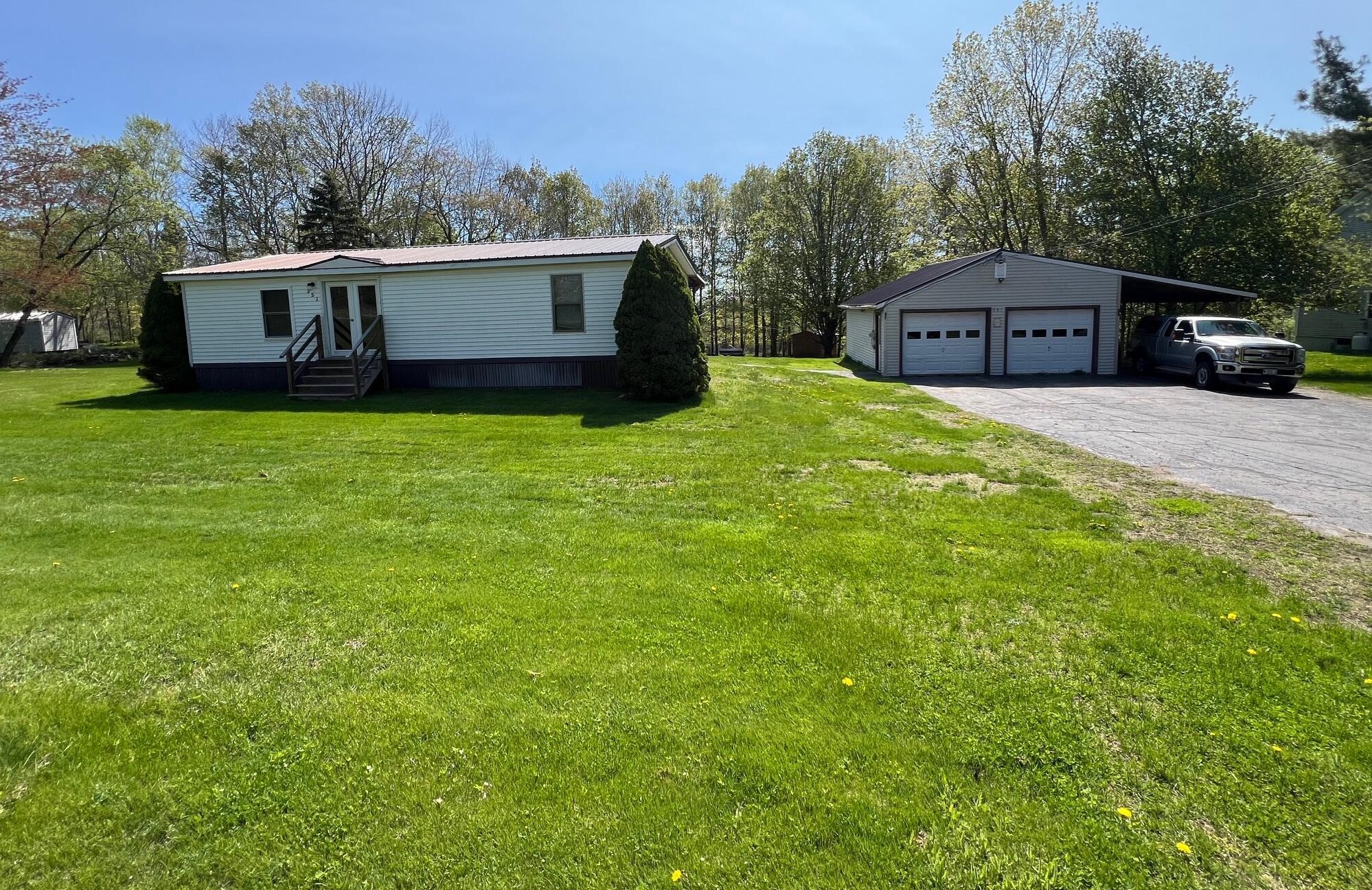 351 Ridge Rd, Fairfield, ME 04937 exterior