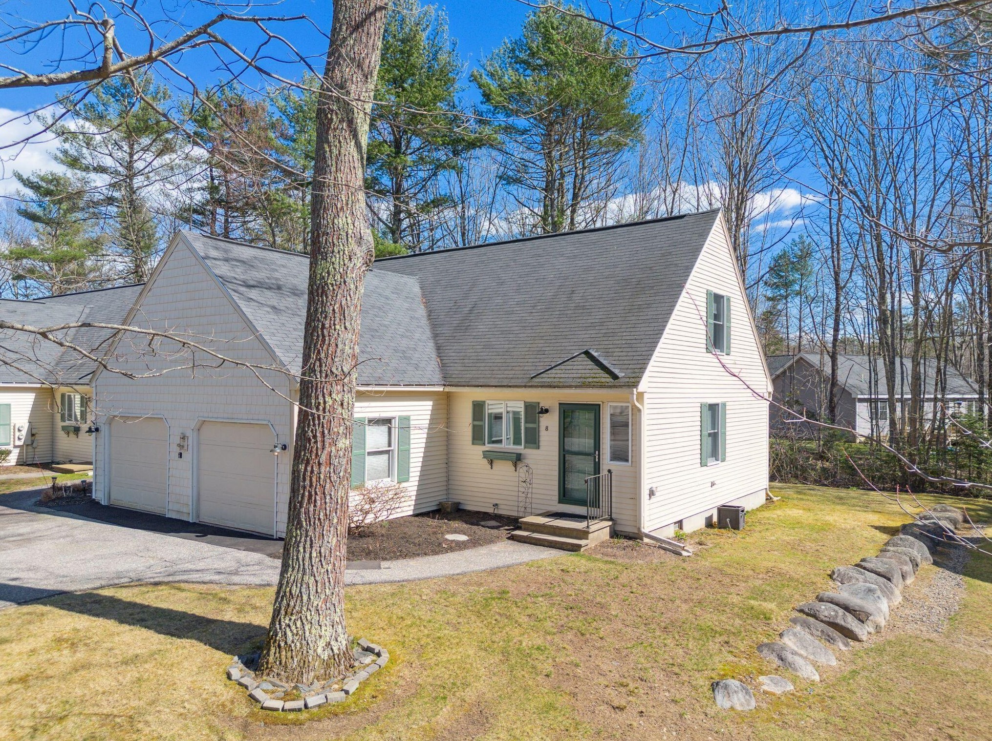 8 Chickadee Ln #8, Kennebunk, ME 04043