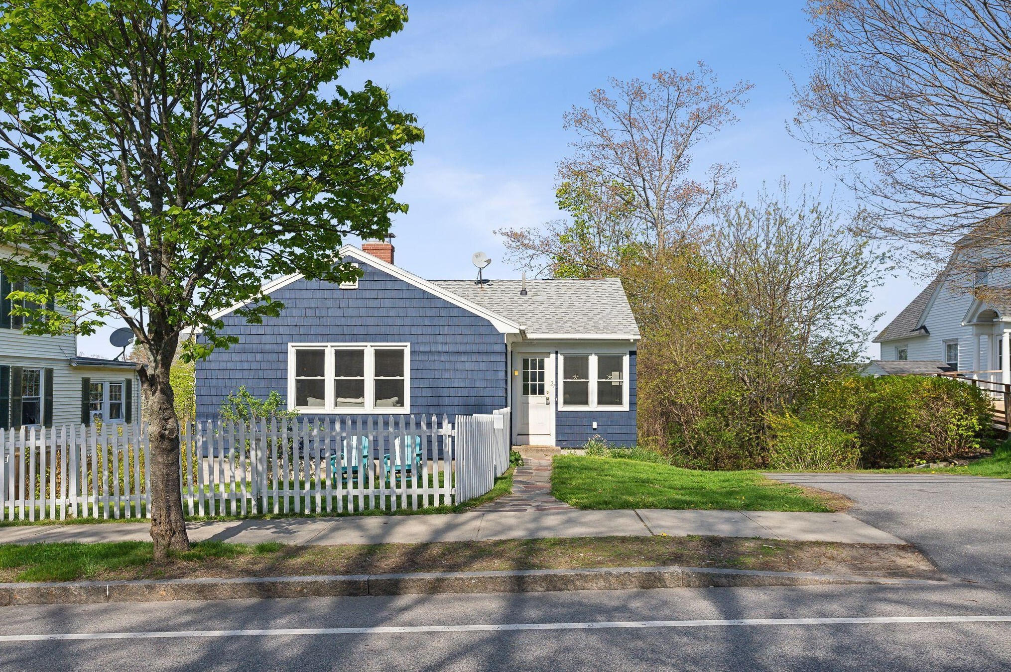 27 Portland Ave, Old Orchard Beach, ME 04064 exterior