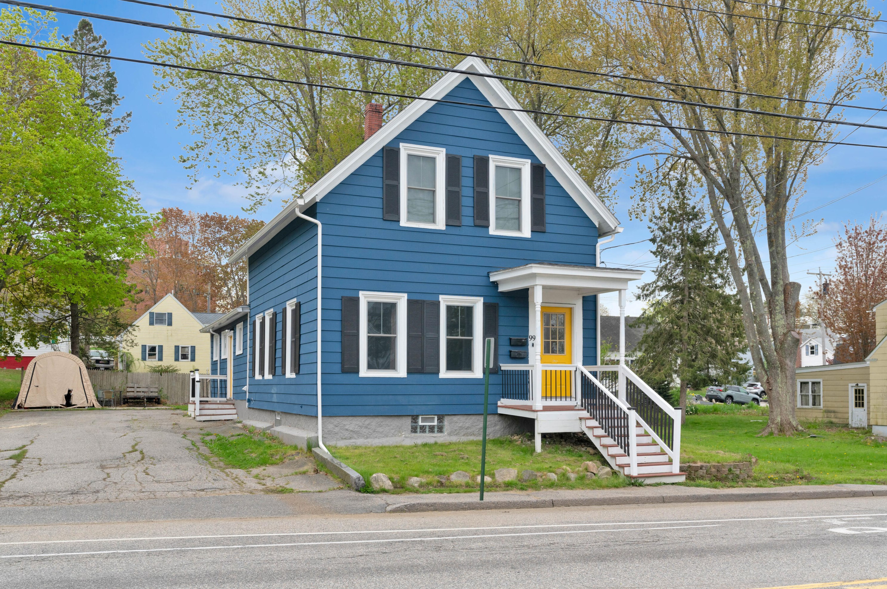 99 May St, Biddeford, ME 04005-2949