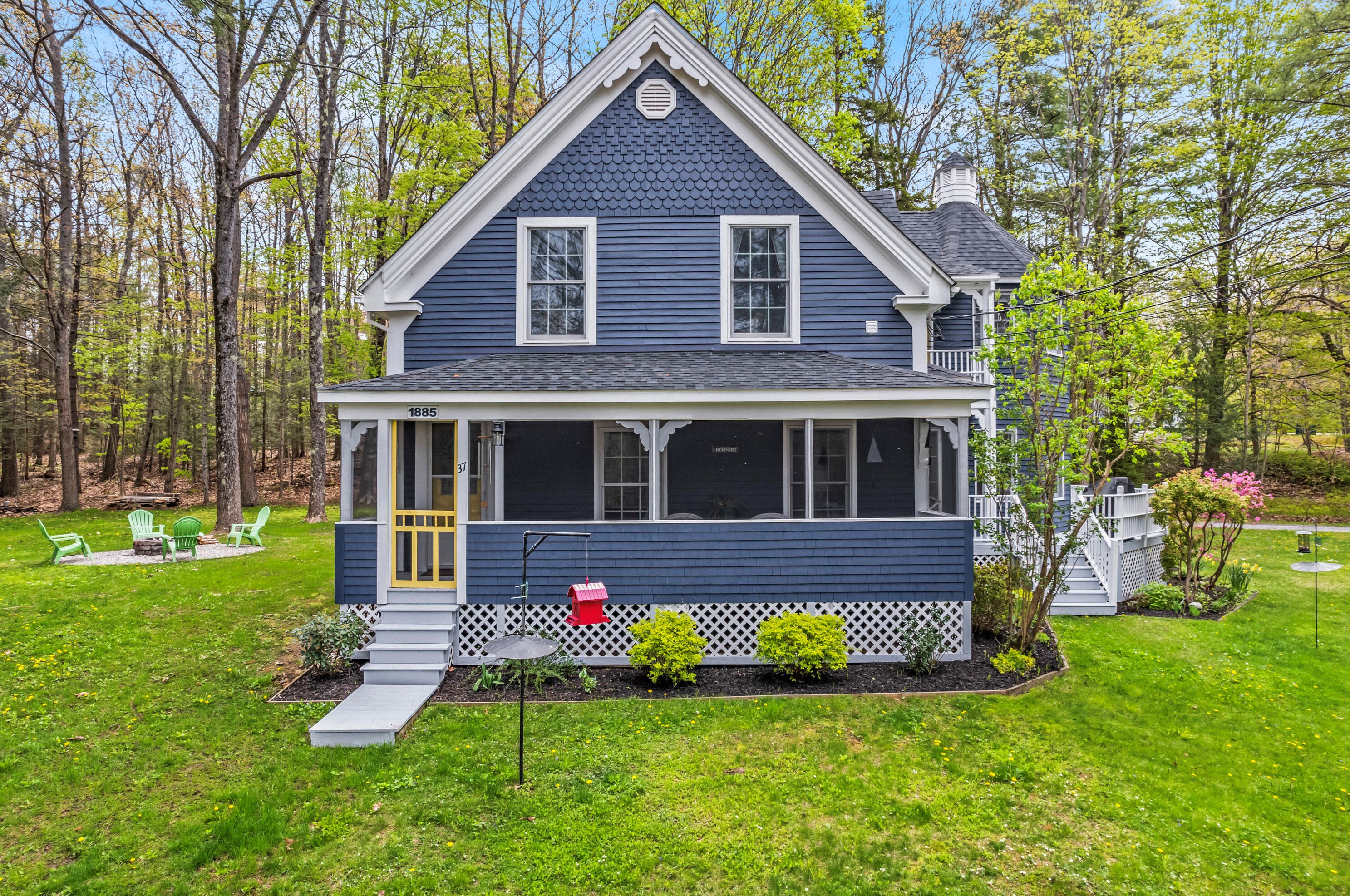 37 South St, Freeport, ME 04032-1513
