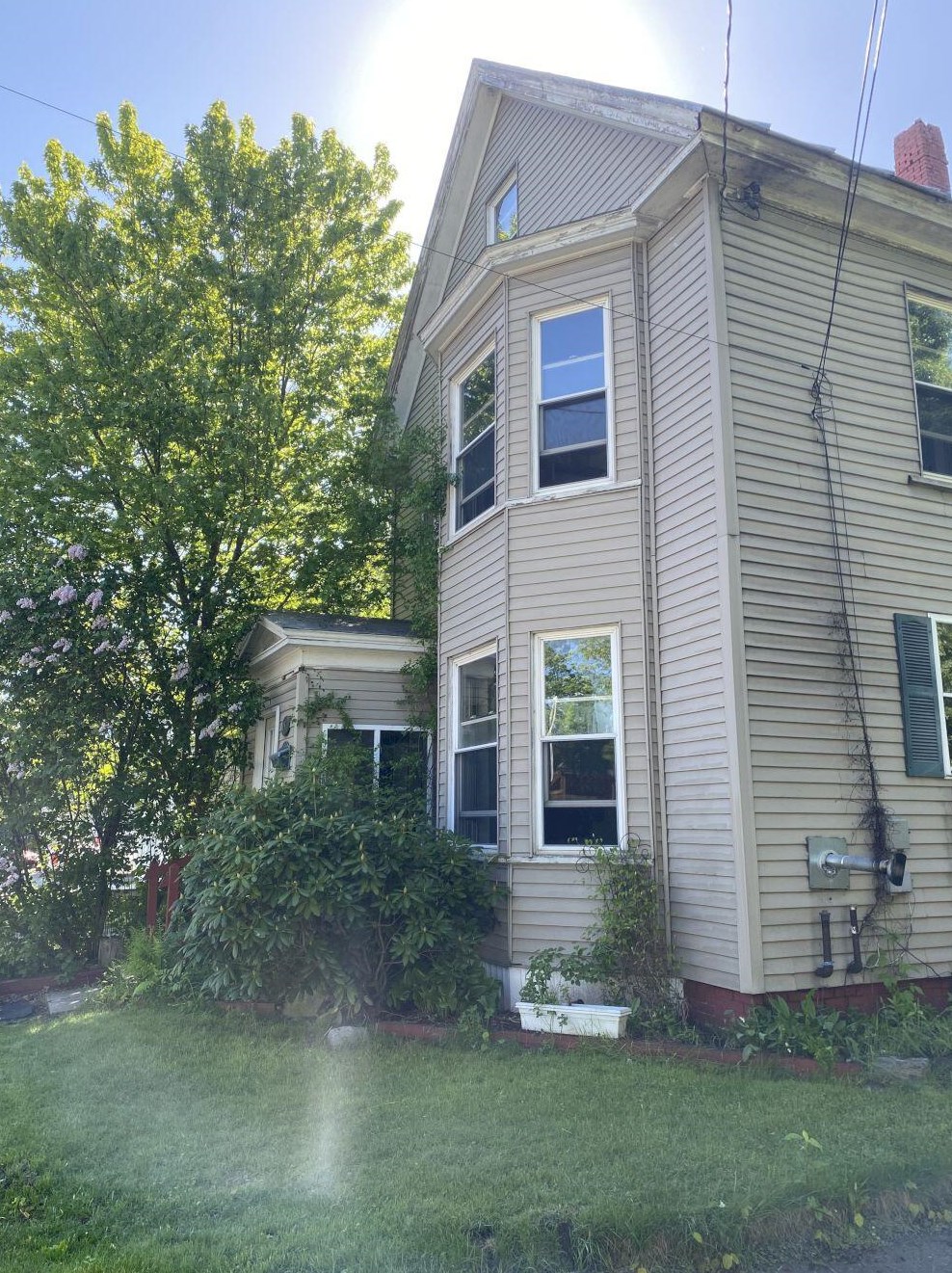 13 Leavitt St, Skowhegan, ME 04976