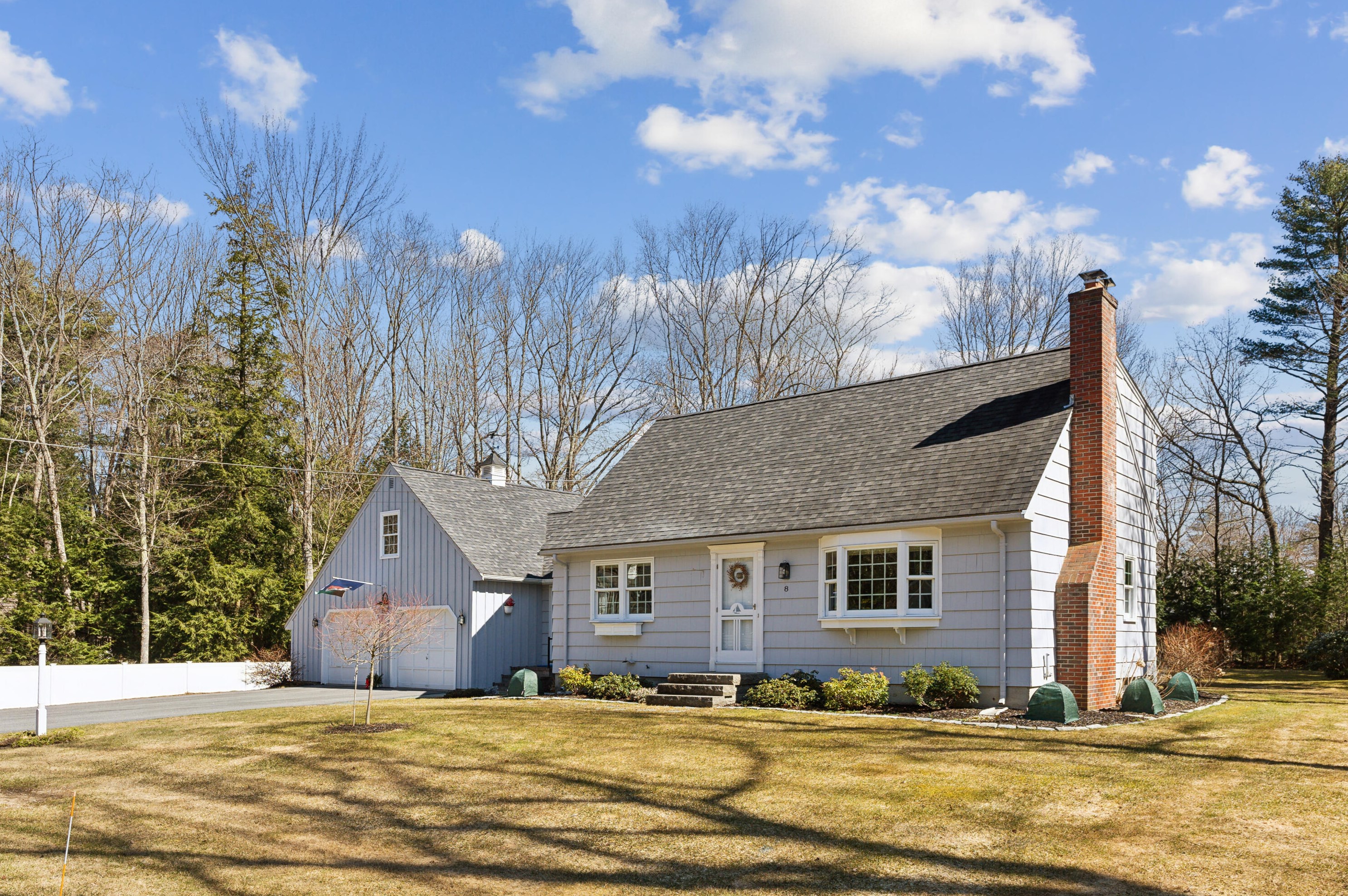 8 Crystal Ln, Cumberland, ME 04021 exterior