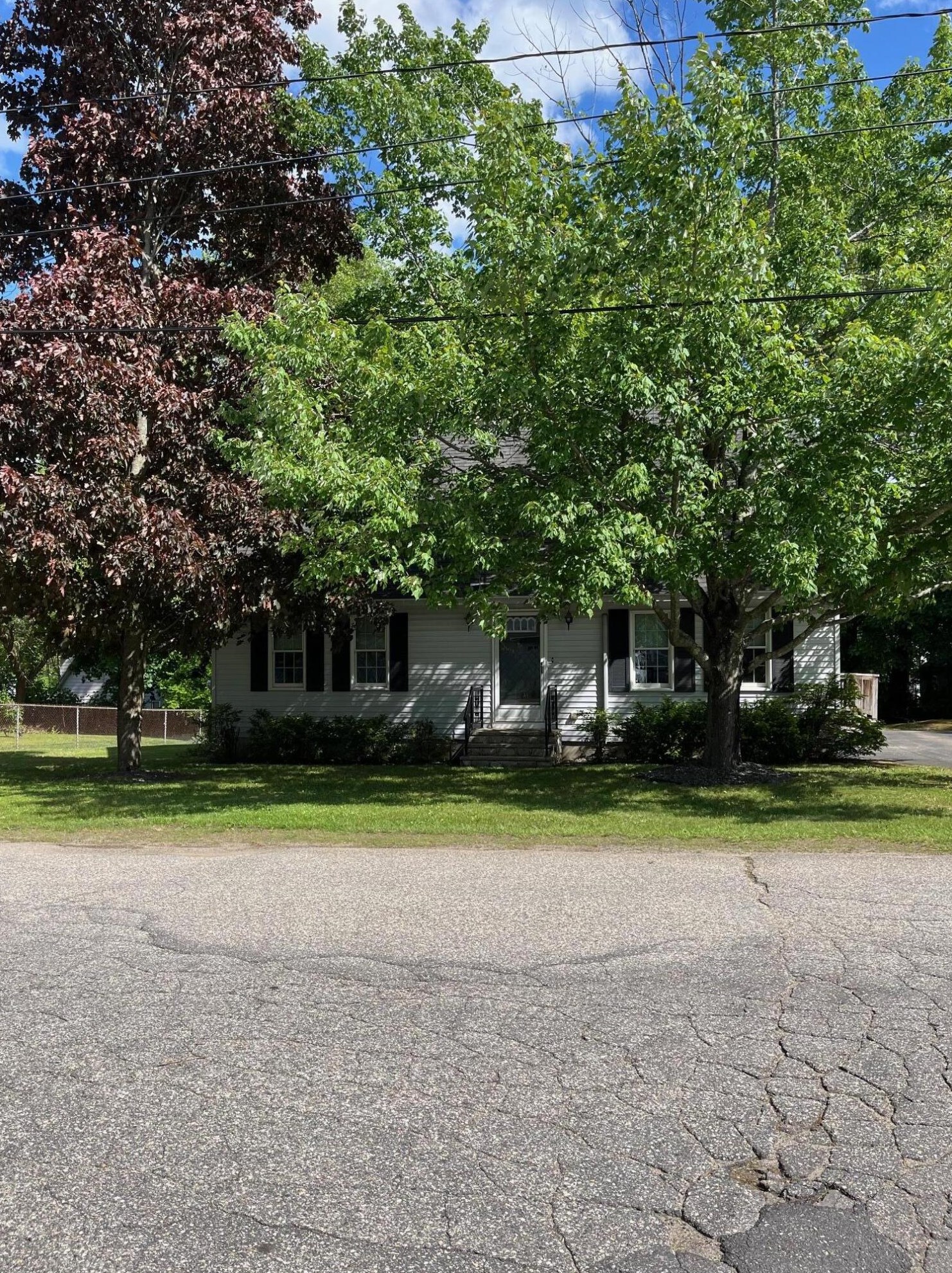 9 Breton Ave, Sanford, ME 04073