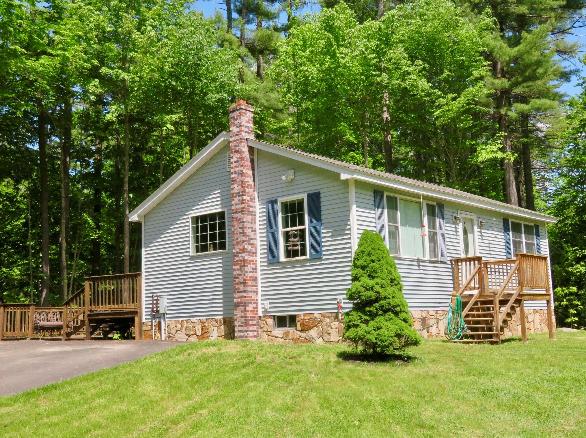 143 Gore Rd, Naples, ME 04055-3418