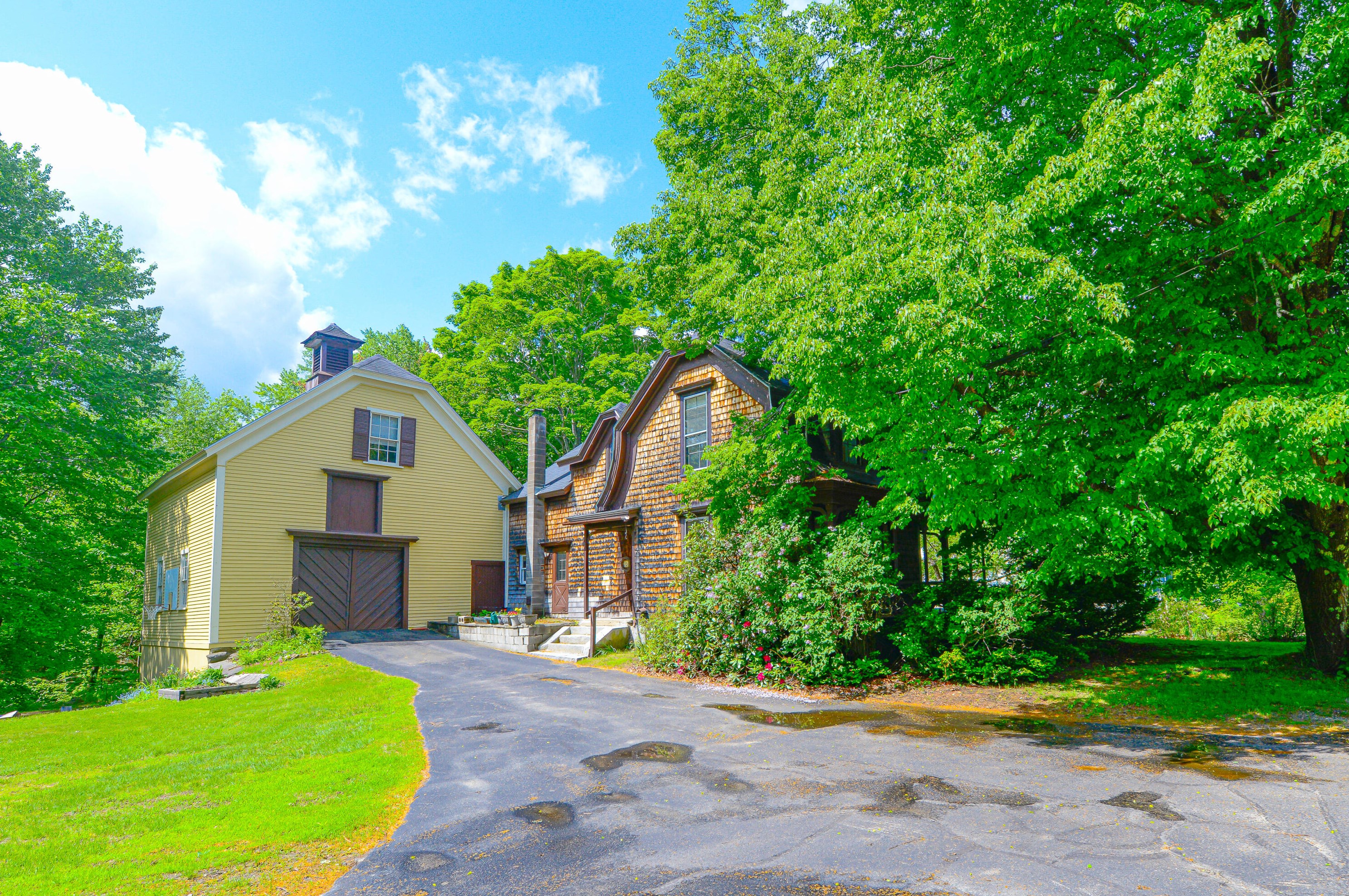 411 Main St, Bridgton, ME 04009 exterior