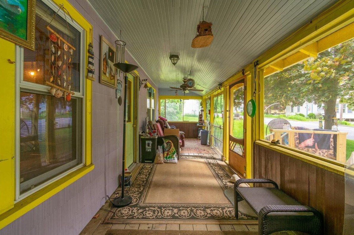 63 Depot St, Union, ME 04862-4211