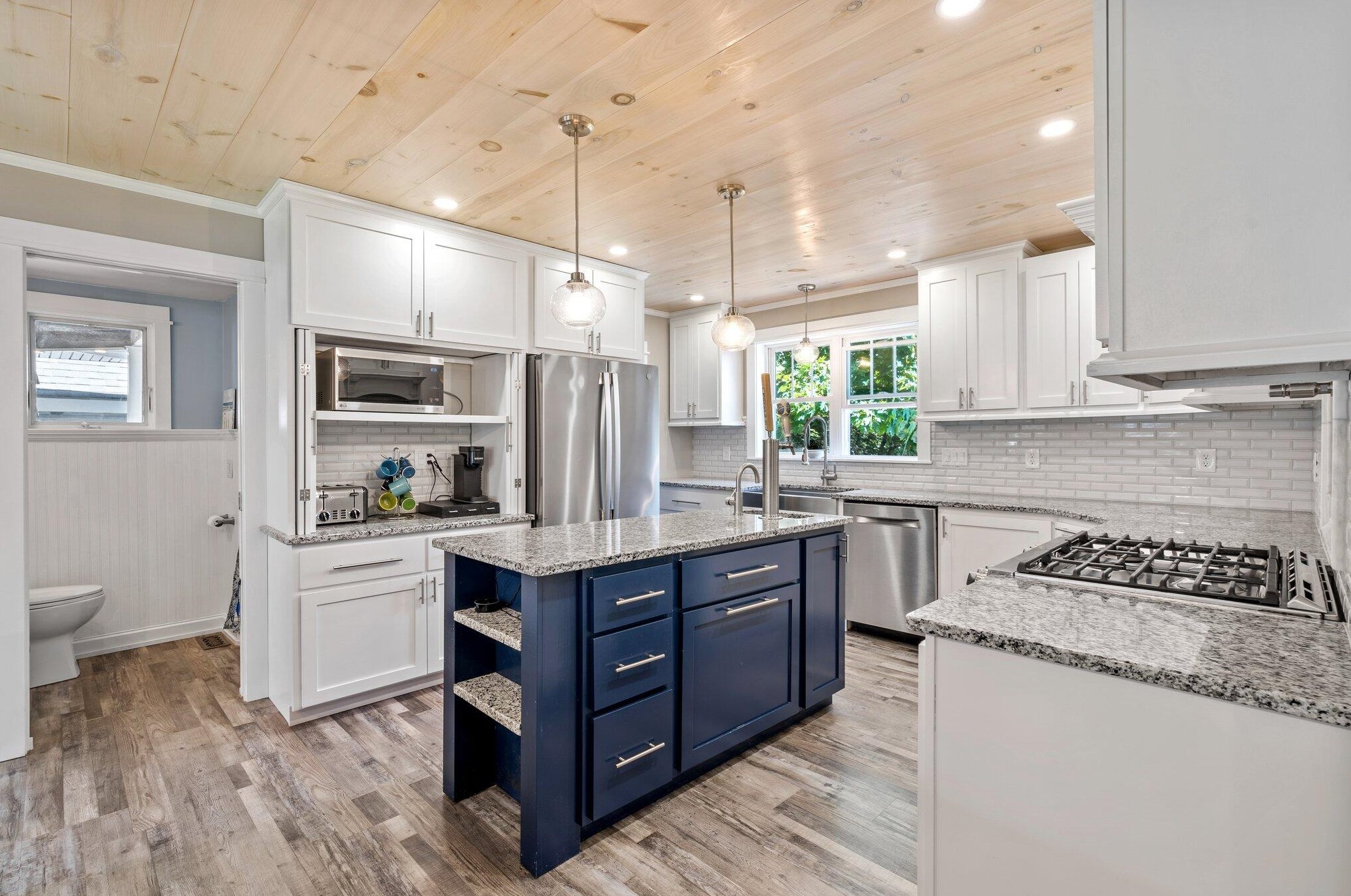 46 Pleasant St, Newburgh, ME 04444-1217