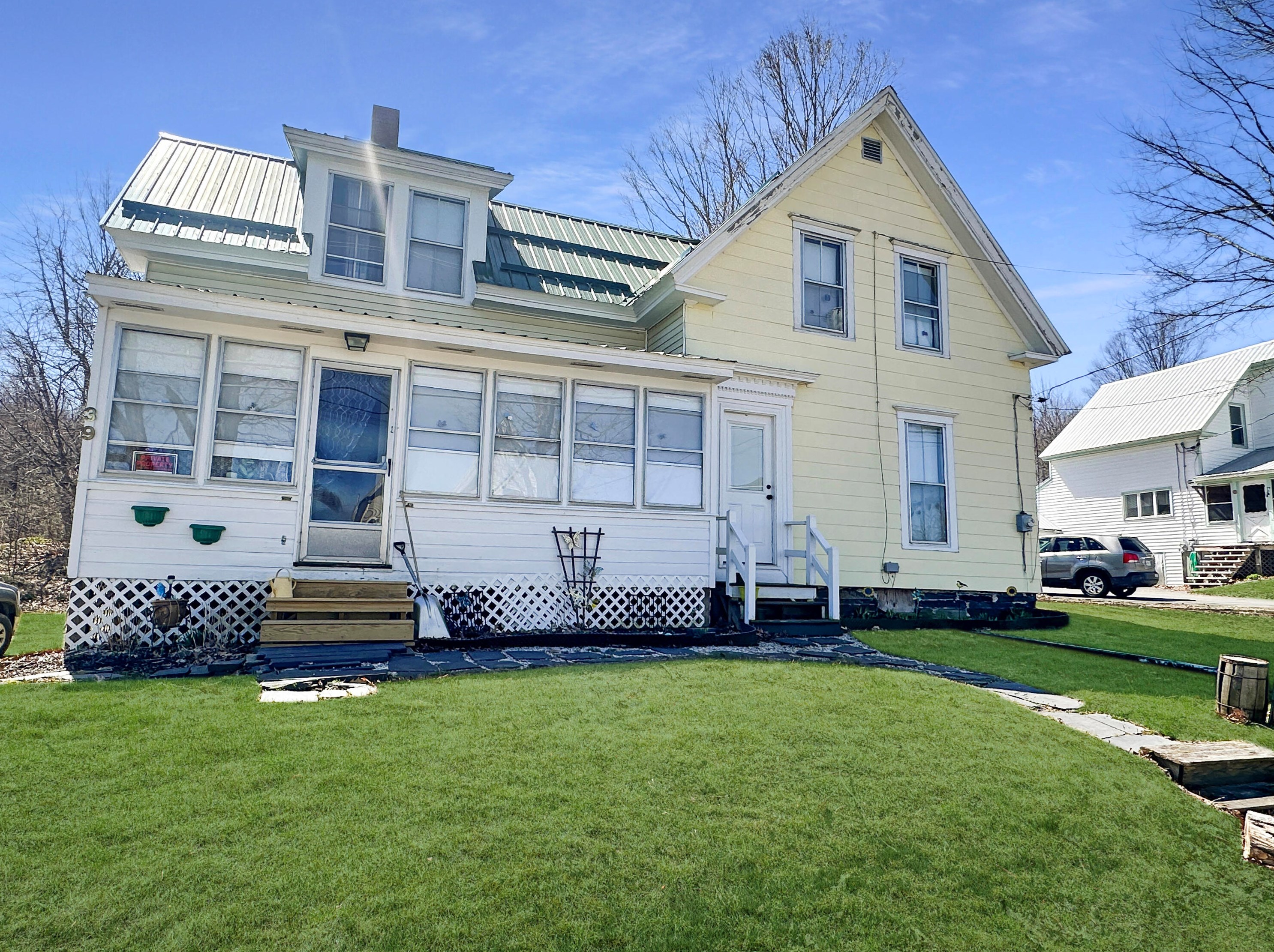 39 Guilford Rd, Monson, ME 04464-6400