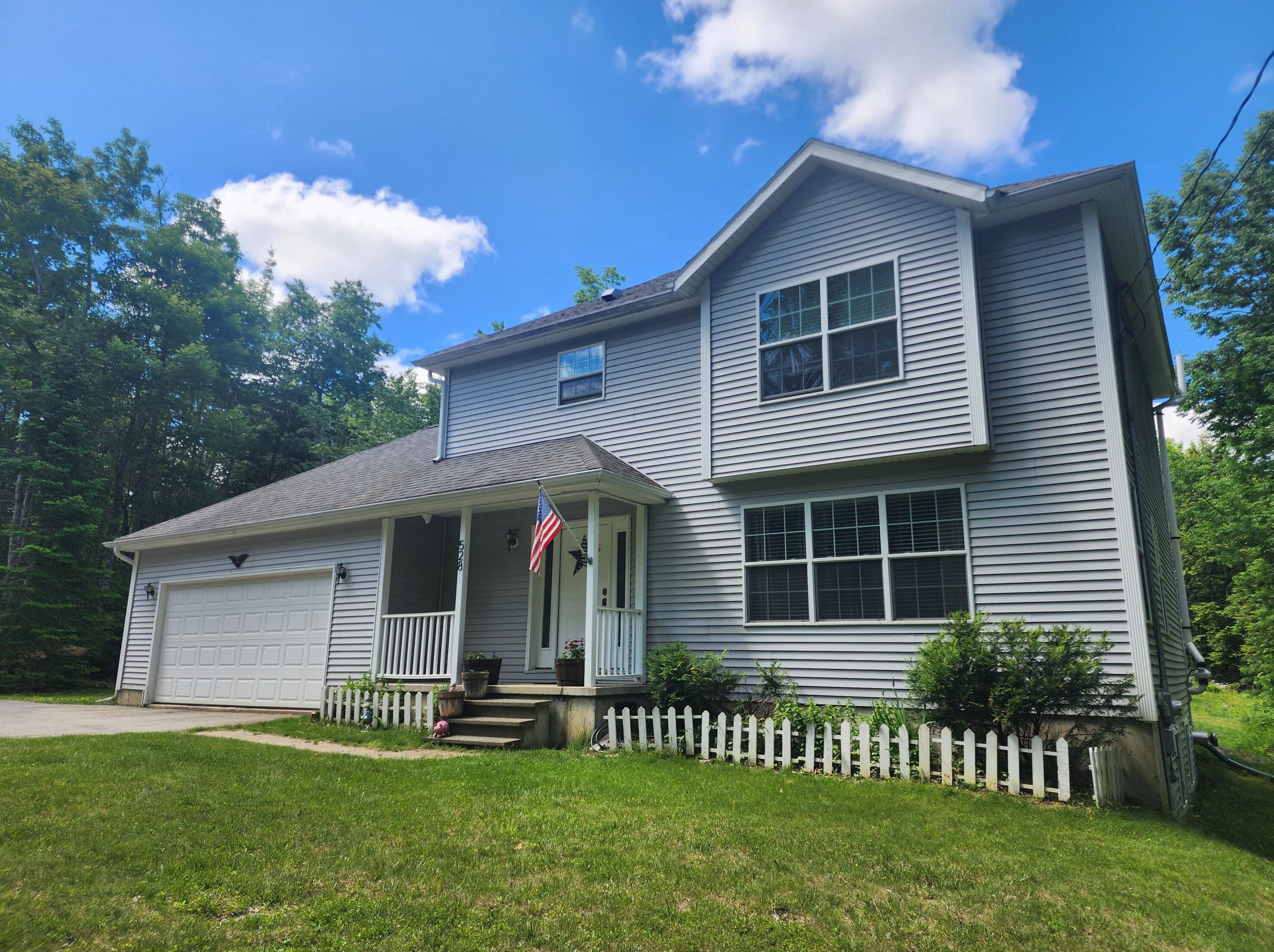 528 Avenue Rd, Levant, ME 04456