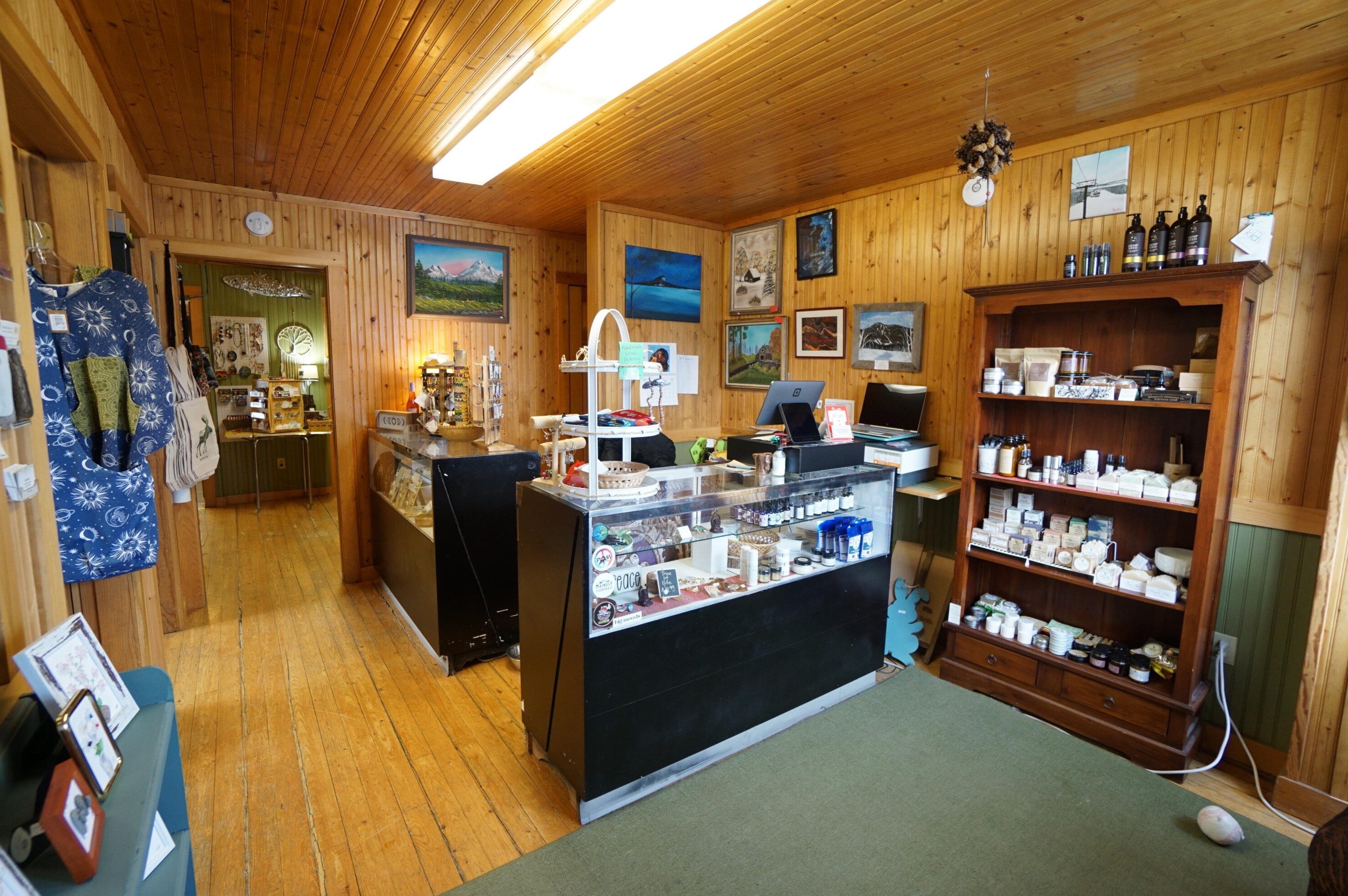 15 Moosehead Lake Rd, Greenville, ME 04441 exterior