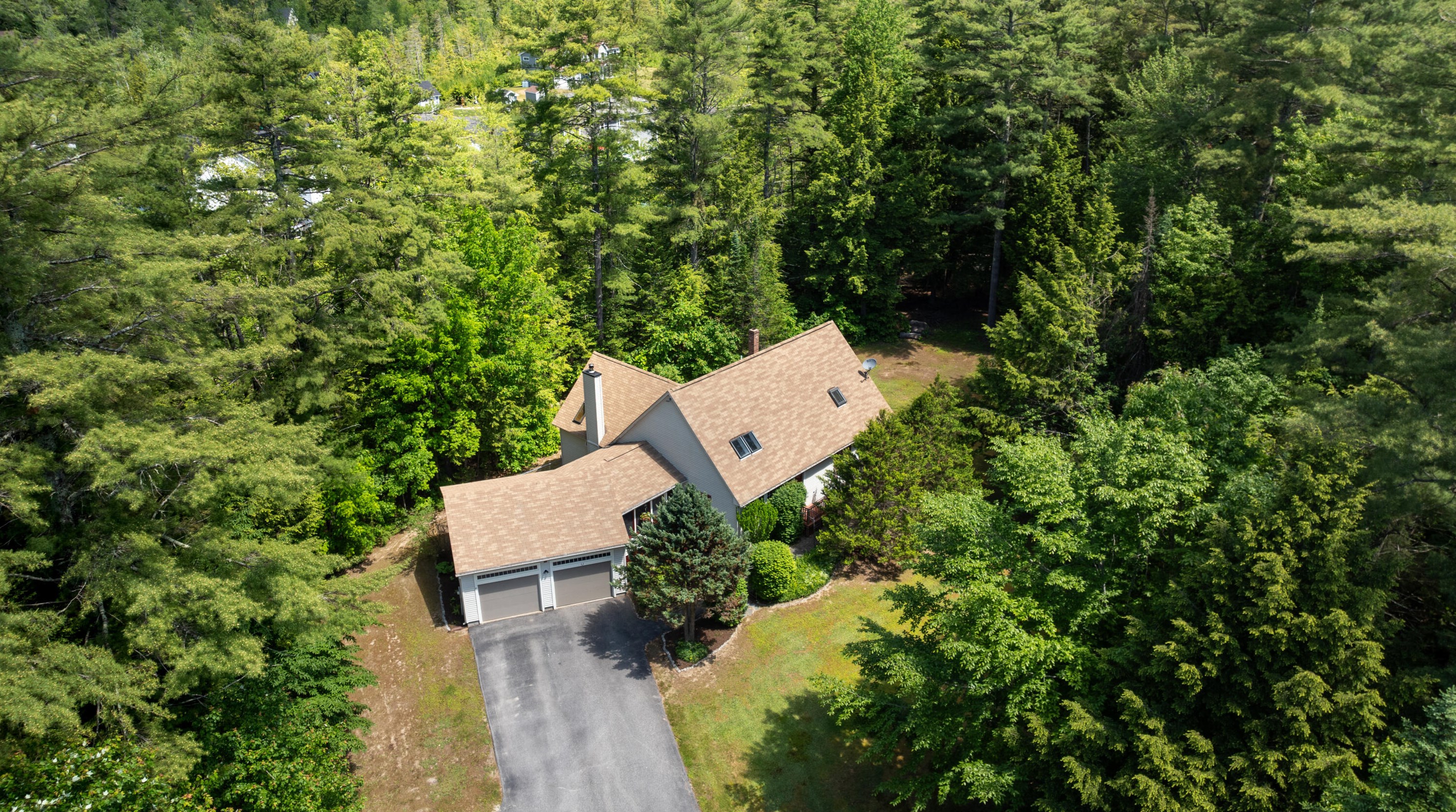 8 Paradise Way, Gorham, ME 04038 exterior