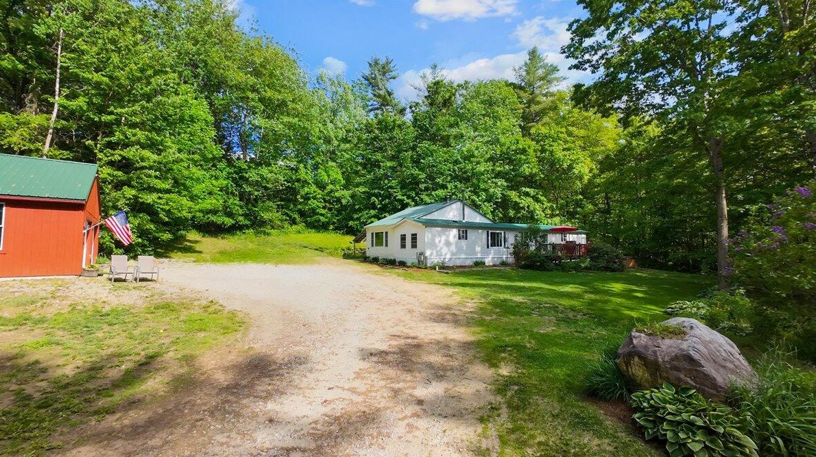 15 Mclaughlin Dr, Turner, ME 04282-3339